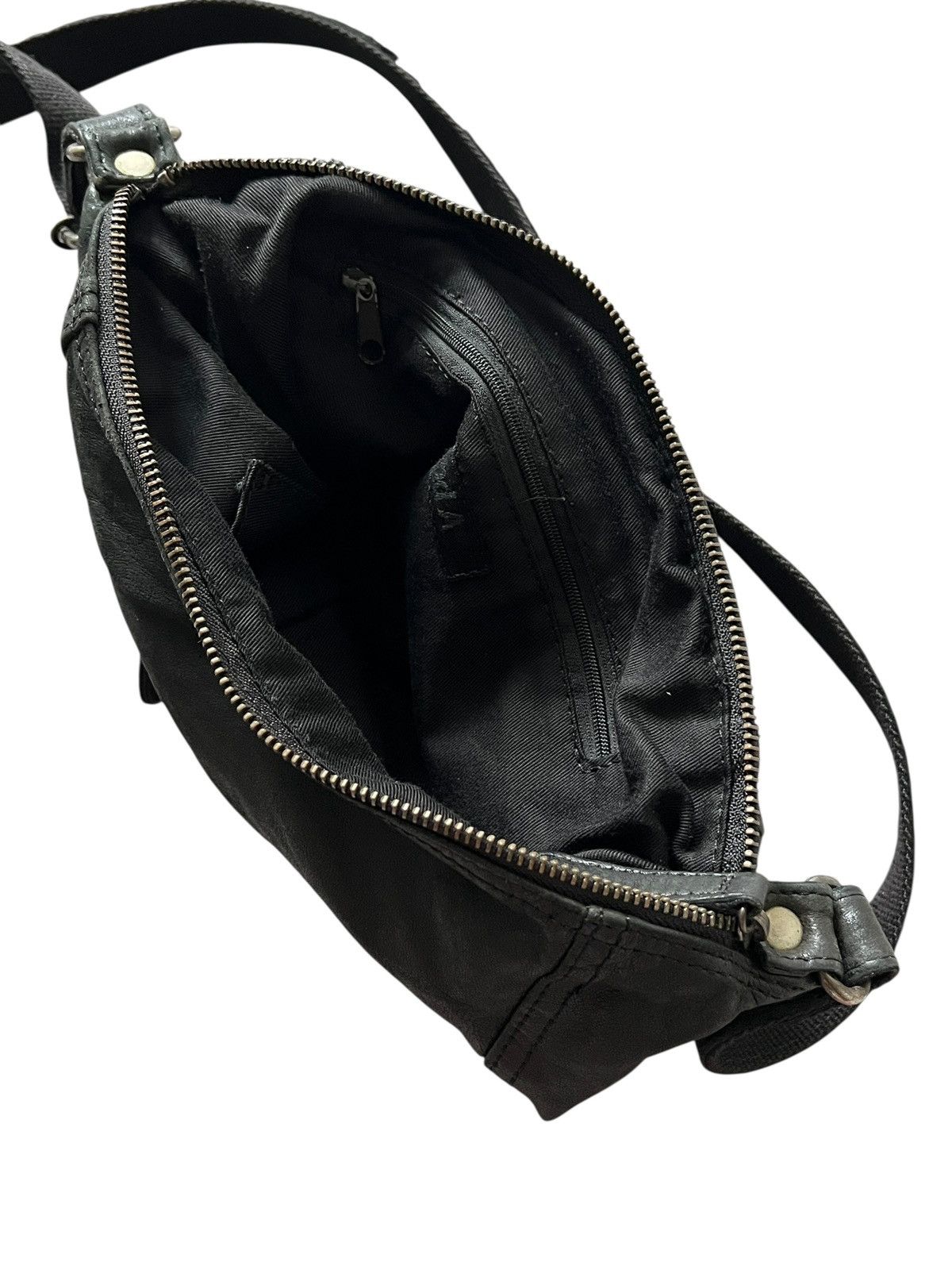 Japanese Brand And A 🇯🇵 Zipper Patina Leather Crossbody Bag Size ONE SIZE - 10 Thumbnail