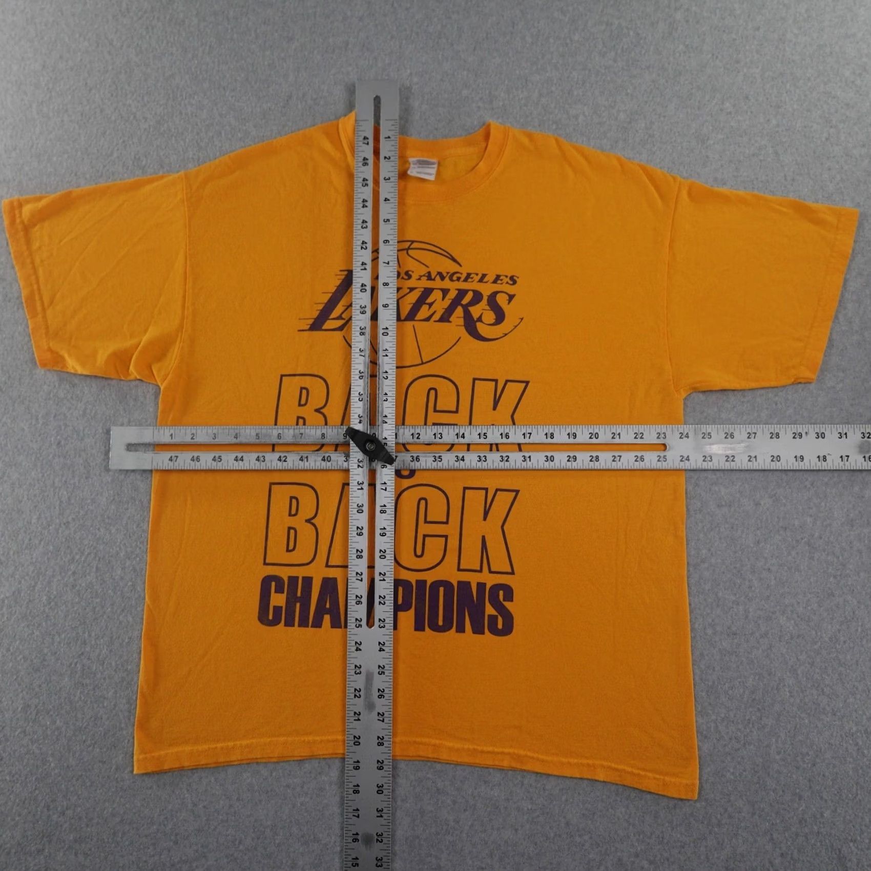 Gildan VINTAGE Nike Shirt Adult XL Back to Back Champions Los Angeles Lakers Yellow Cotton Crew Neck Short Sleeve Gildan Size US XL / EU 56 / 4 - 3 Thumbnail
