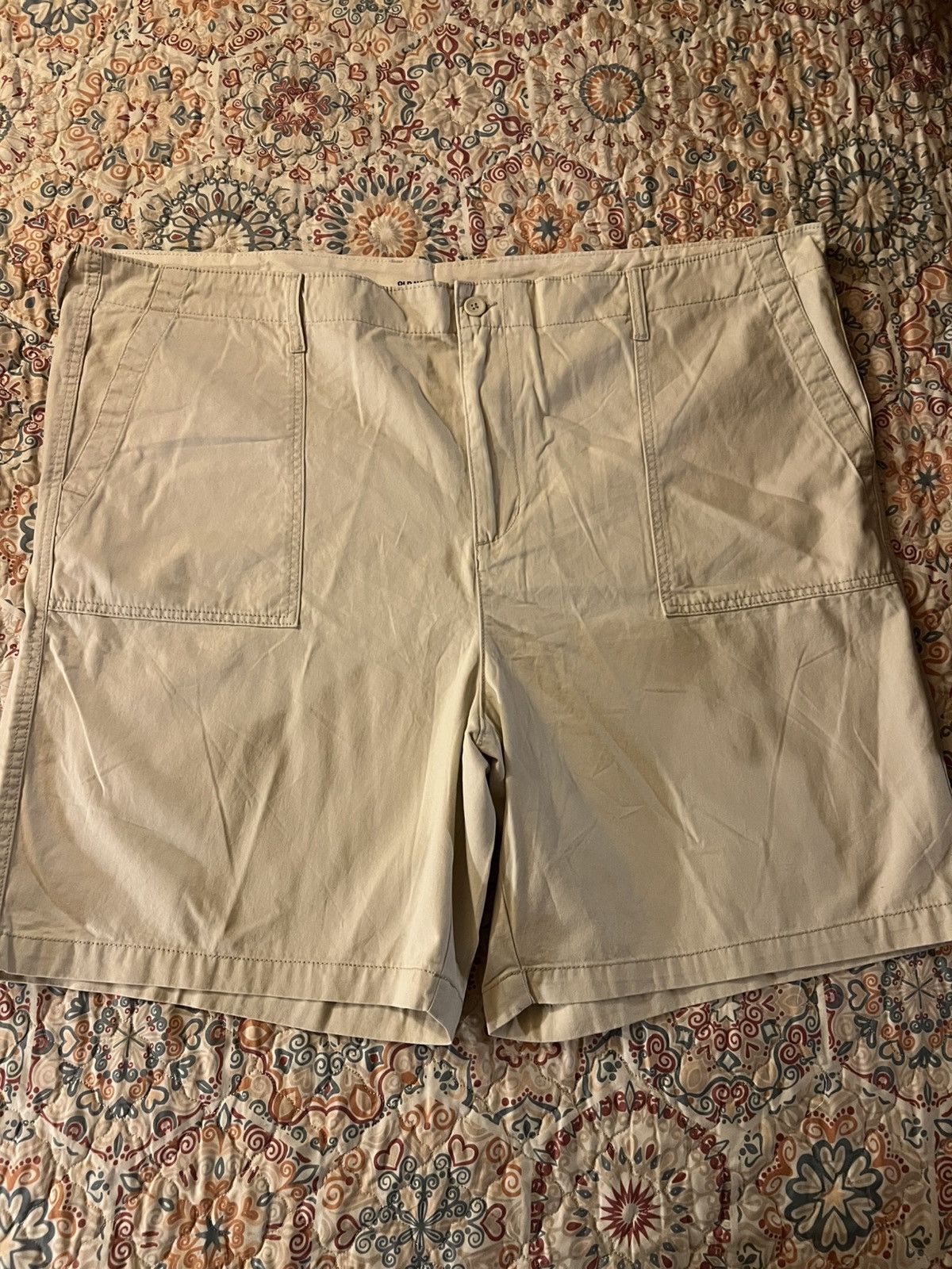 Old Navy NWOT Mens Big & Tall Old Navy Khaki Shorts sz 52 Size US 26 / EU 42 - 1 Thumbnail