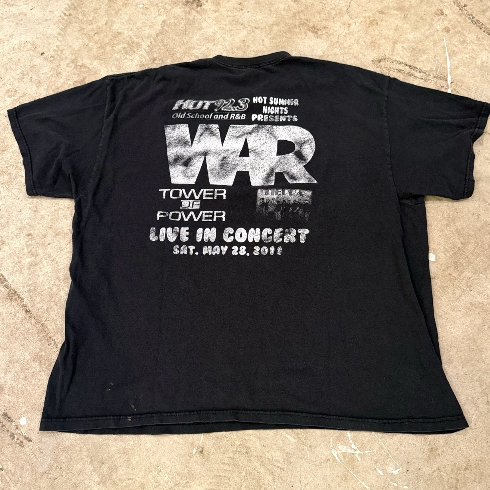 Vintage VINTAGE War Tower of Power 2011 Concert Band Tshirt Mens 2XL FADED Black Size US XXL / EU 58 / 5 - 2 Thumbnail