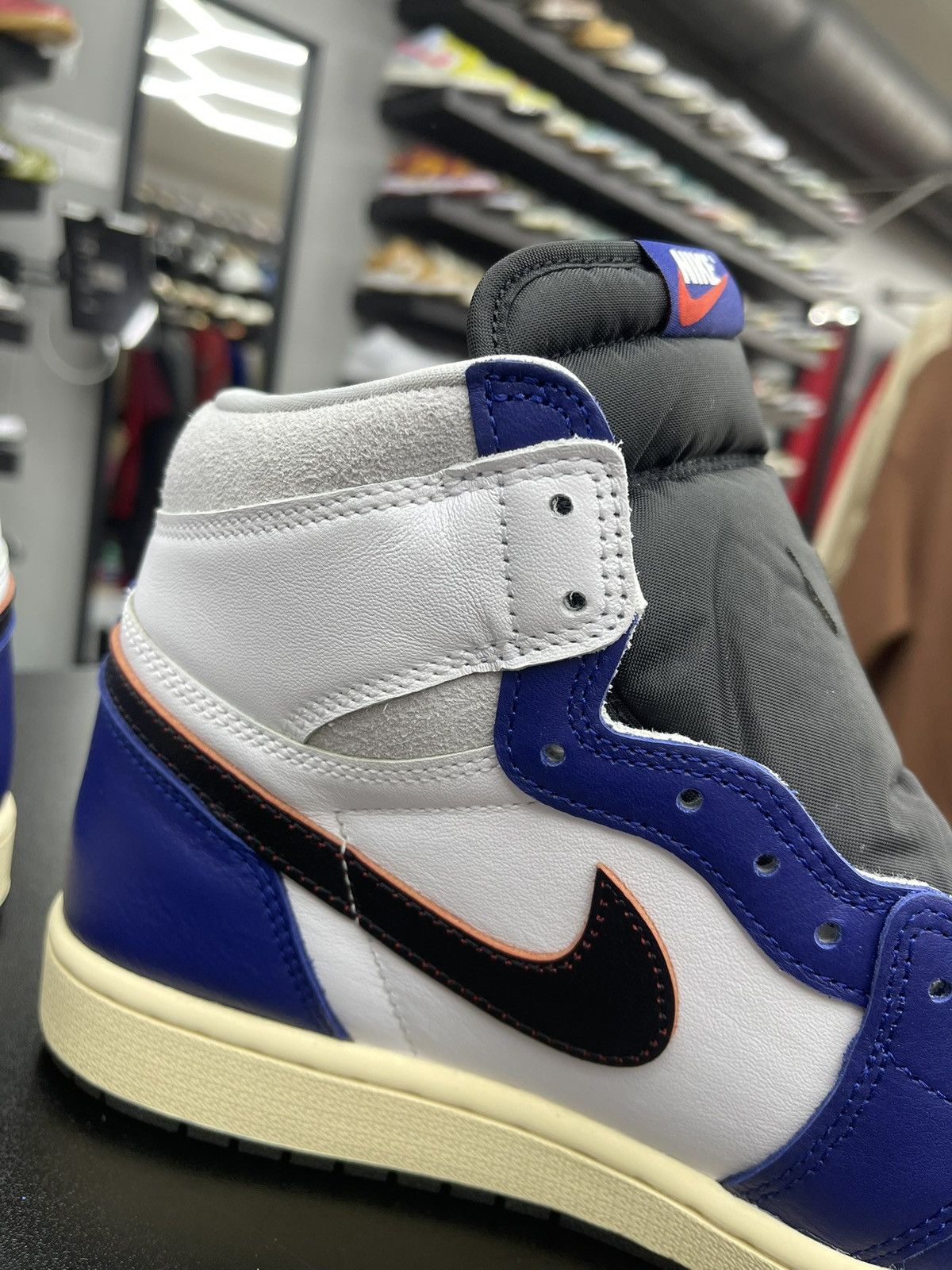 Jordan Brand Size 9.5 - Jordan 1 Retro High Rare Air Size US 9.5 / EU 42-43 - 7 Thumbnail