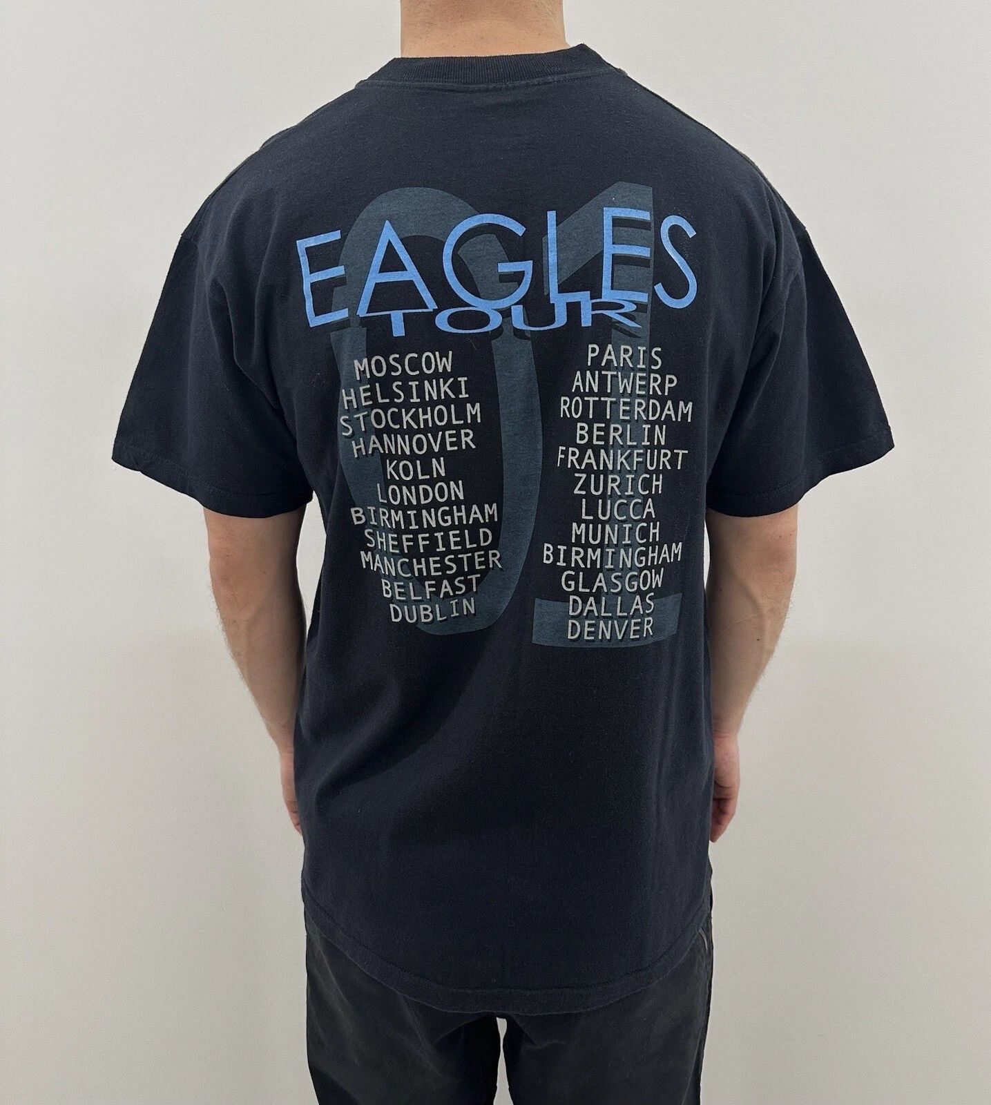 Other VINTAGE THE EAGLES 2001 WORLD TOUR SHIRT TEE BAND CONCERT Size US L / EU 52-54 / 3 - 2 Thumbnail