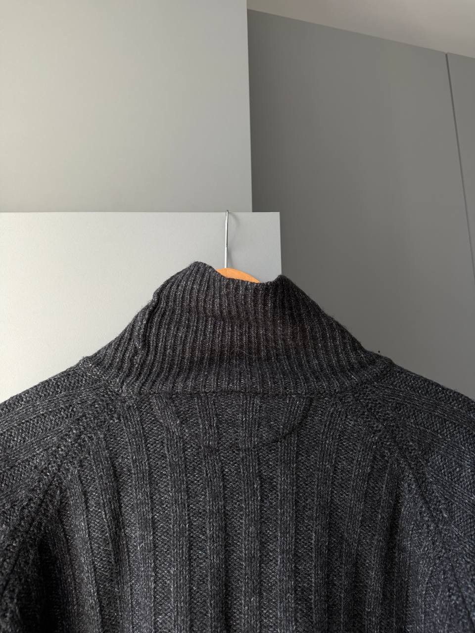 Armani ARMANI JEANS VINTAGE KNIT TURTLE NECK SWEATER SIZE M Size US XL / EU 56 / 4 - 4 Thumbnail