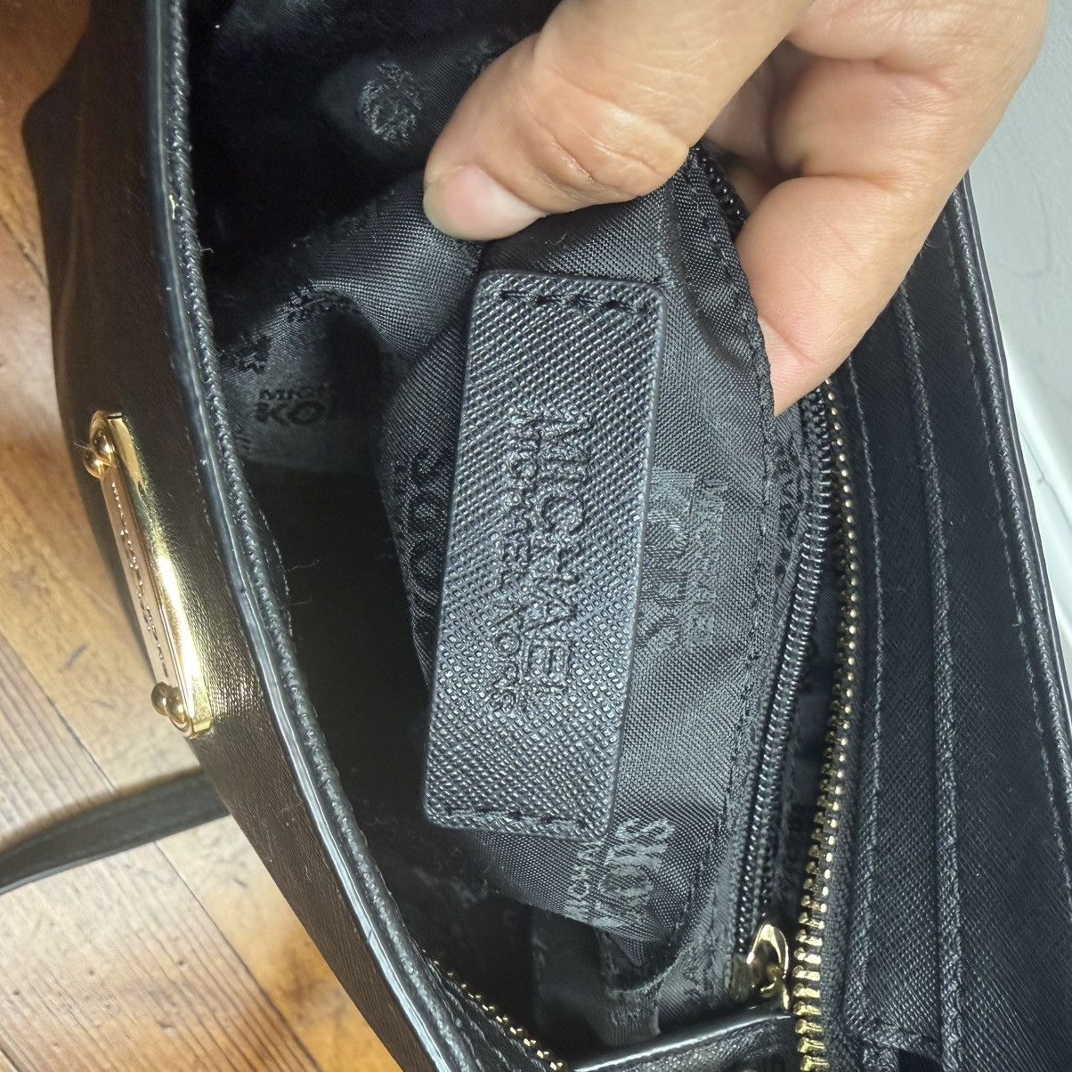 Michael Kors Michael Kors medium crossbody handbag features gold-toned Size ONE SIZE - 7 Thumbnail