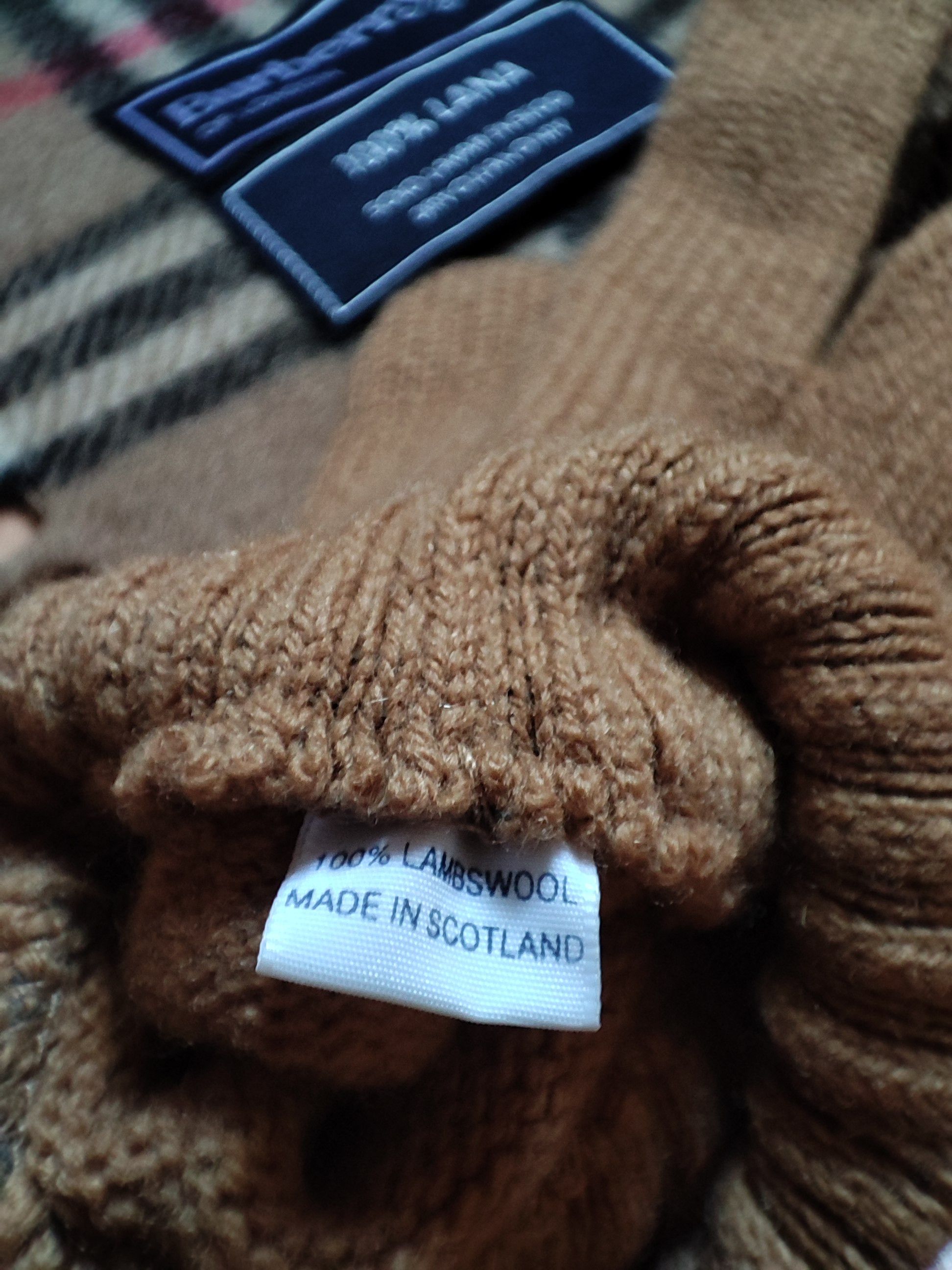 Burberry 🔥 Burberry Scarf Plus Gloves 100% Wool Adult size🔥 Size ONE SIZE - 3 Thumbnail