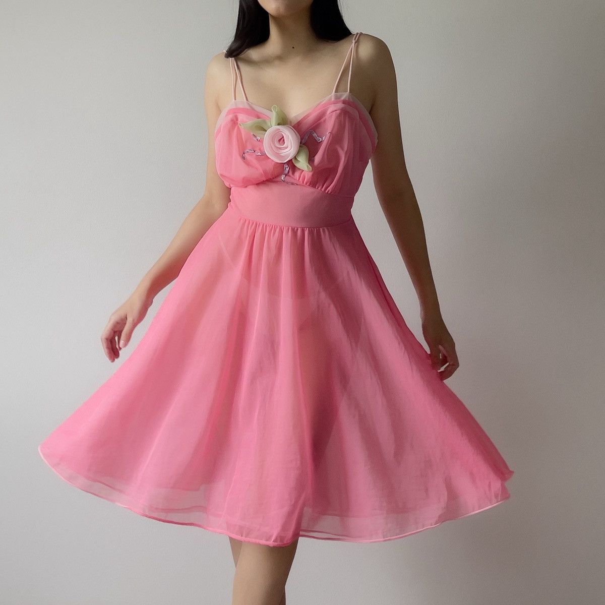 Vintage Vintage 1980s Pink Chiffon Semi-Sheer Nightgown (S–M) Size S / US 4 / IT 40 - 1 Thumbnail