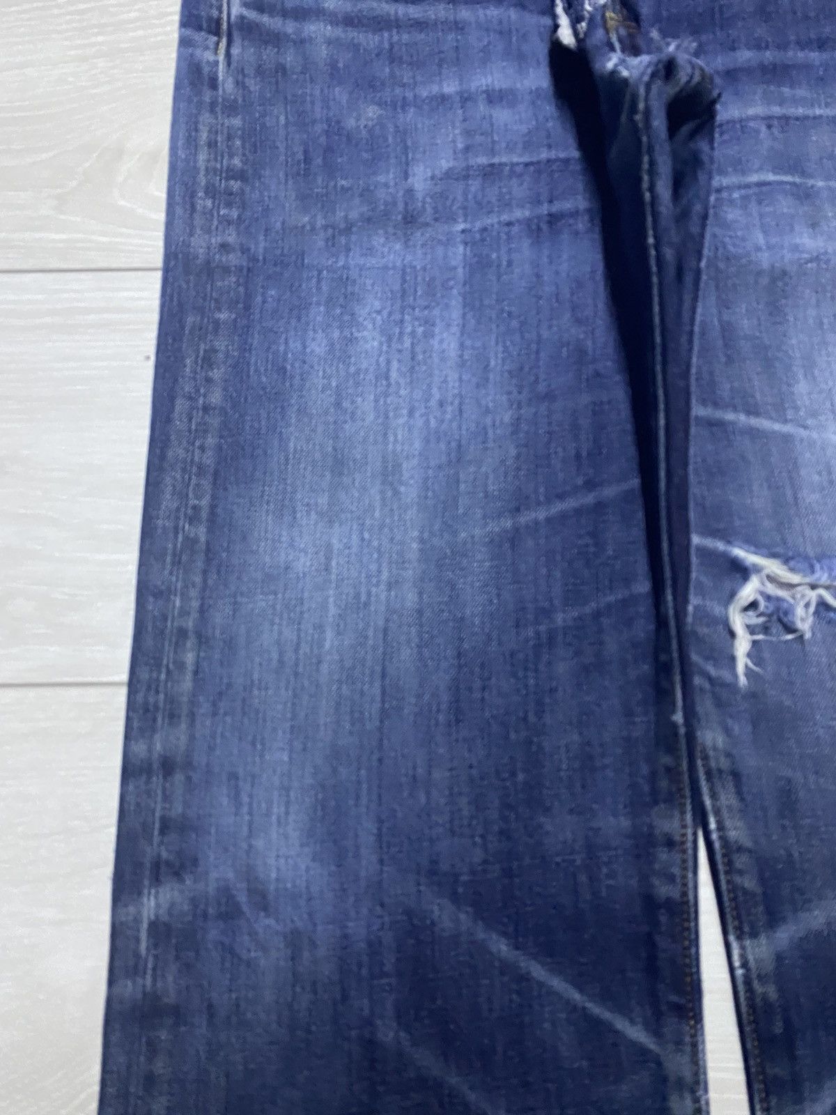 Levi's Vintage Levis 502 ButtonFly Blue Wash Distressed Loose Jeans Size US 33 - 7 Thumbnail