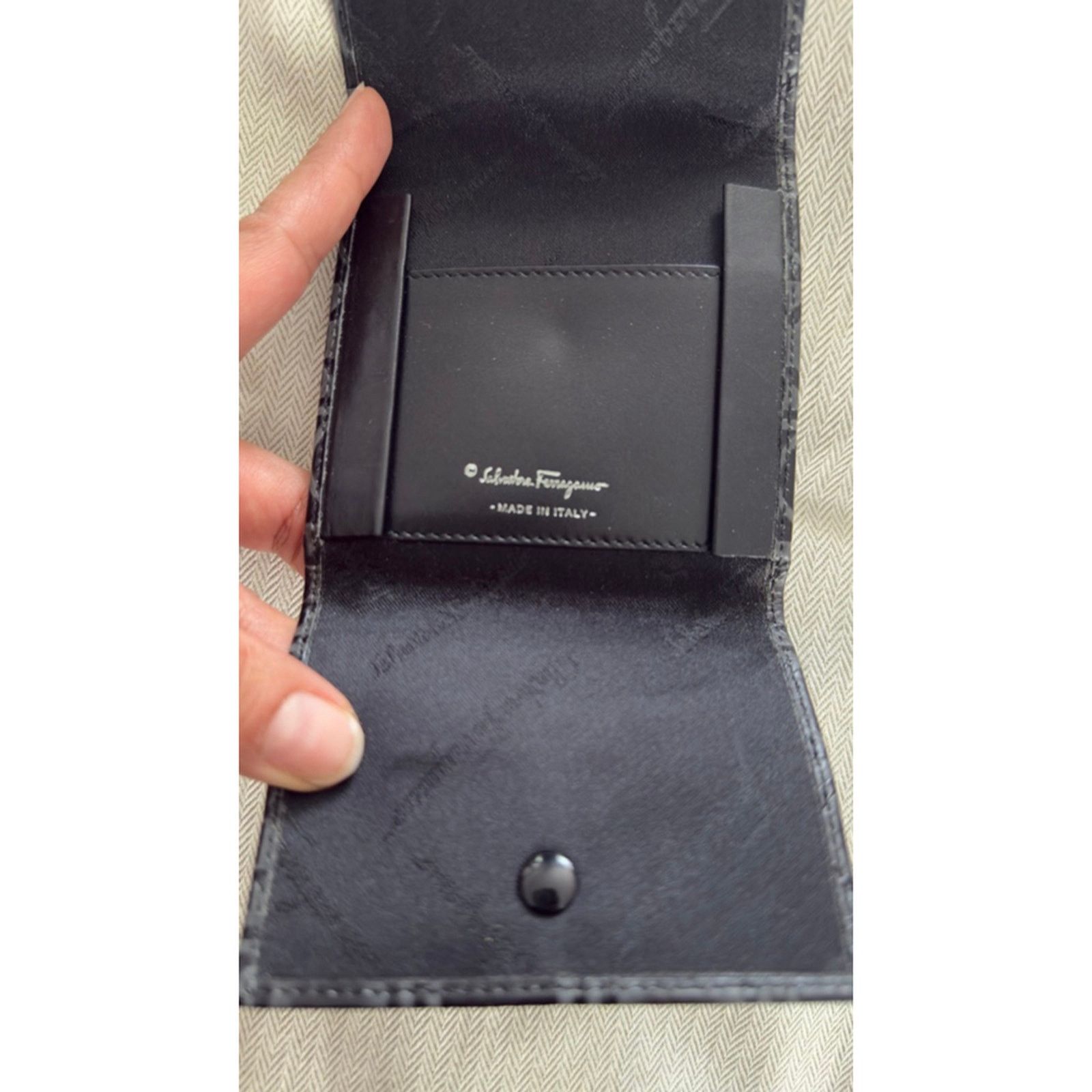 Salvatore Ferragamo Salvatore Ferragamo Black Gancini Embossed Leather Wallet Size ONE SIZE - 3 Thumbnail