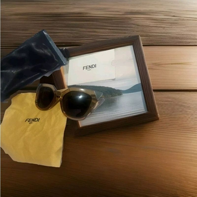 Fendi Fendi Sunglasses Size ONE SIZE - 1 Thumbnail