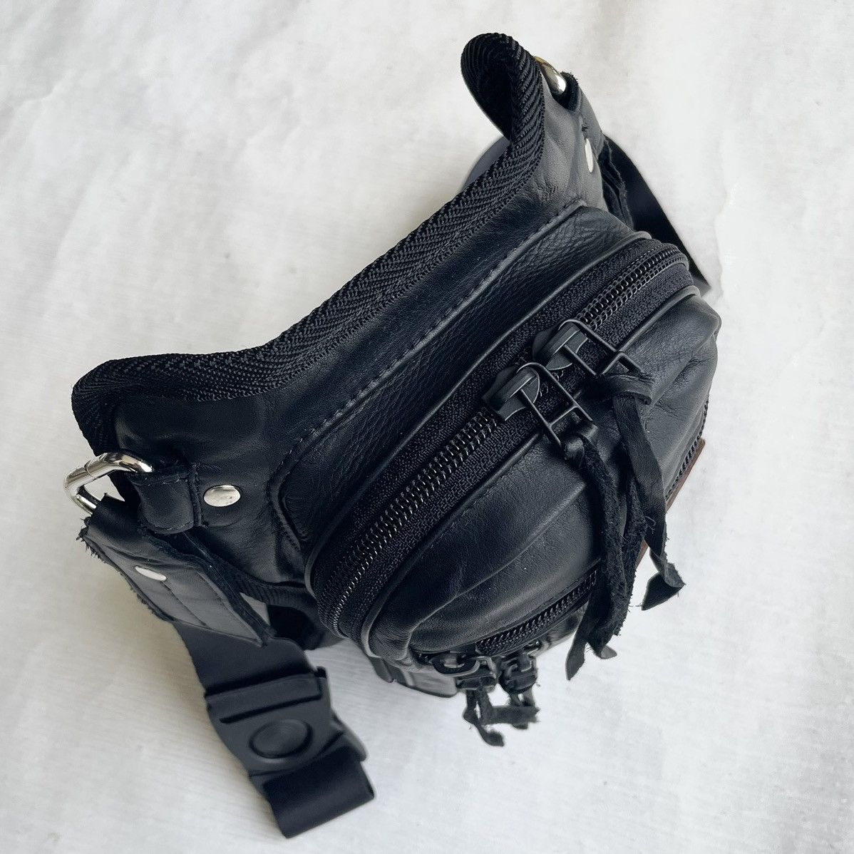 Japanese Brand RUSHITANI TACTICAL 2 WAY LEATHER LEG BAG Size ONE SIZE - 6 Thumbnail