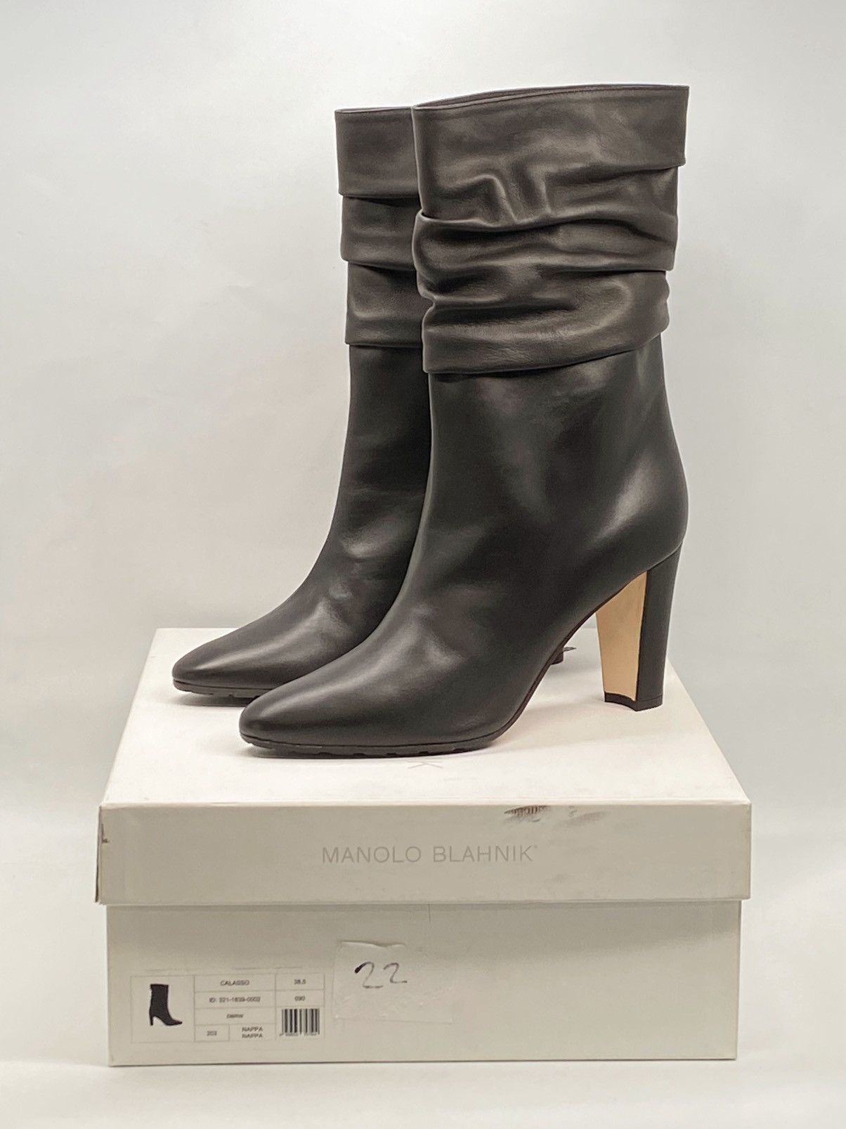 Manolo Blahnik Manolo Blahnik Calasso 90MM Ruched Leather Boots size 38.5 Size US 8.5 / IT 38.5 - 16 Thumbnail