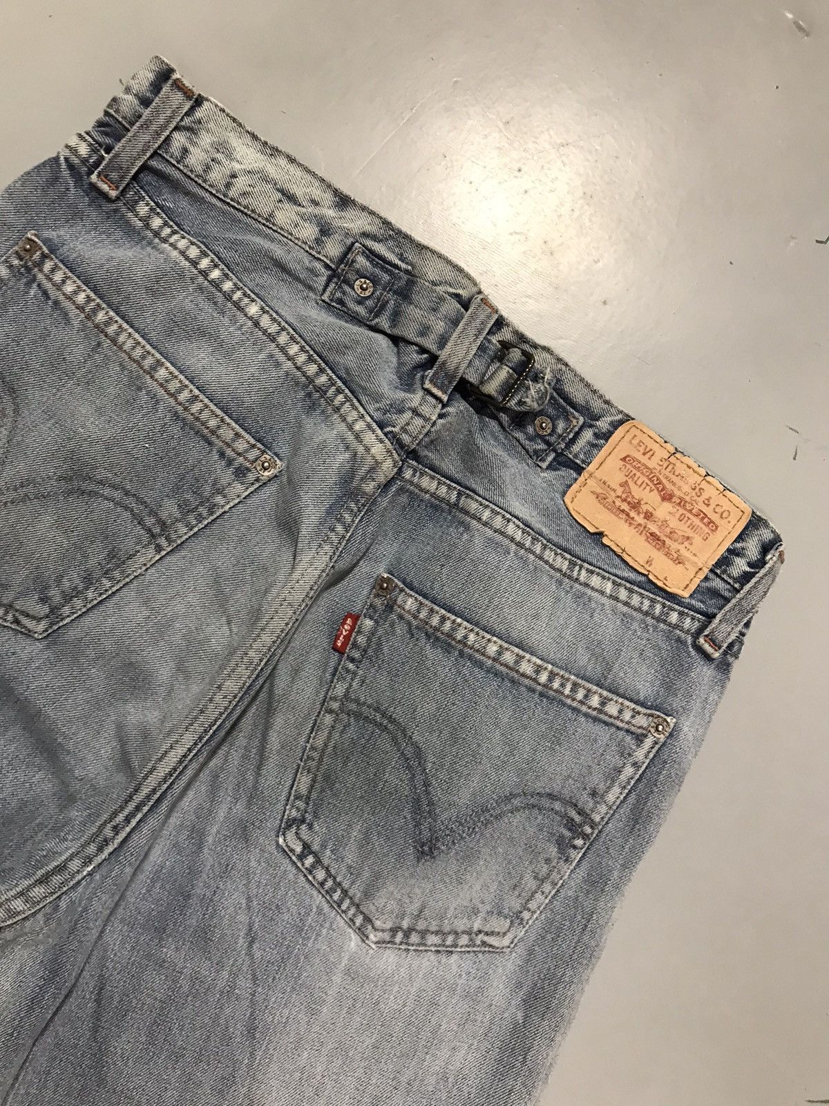 Levi's Vintage Levi’s buckle belt distressed denim Size US 32 / EU 48 - 9 Thumbnail