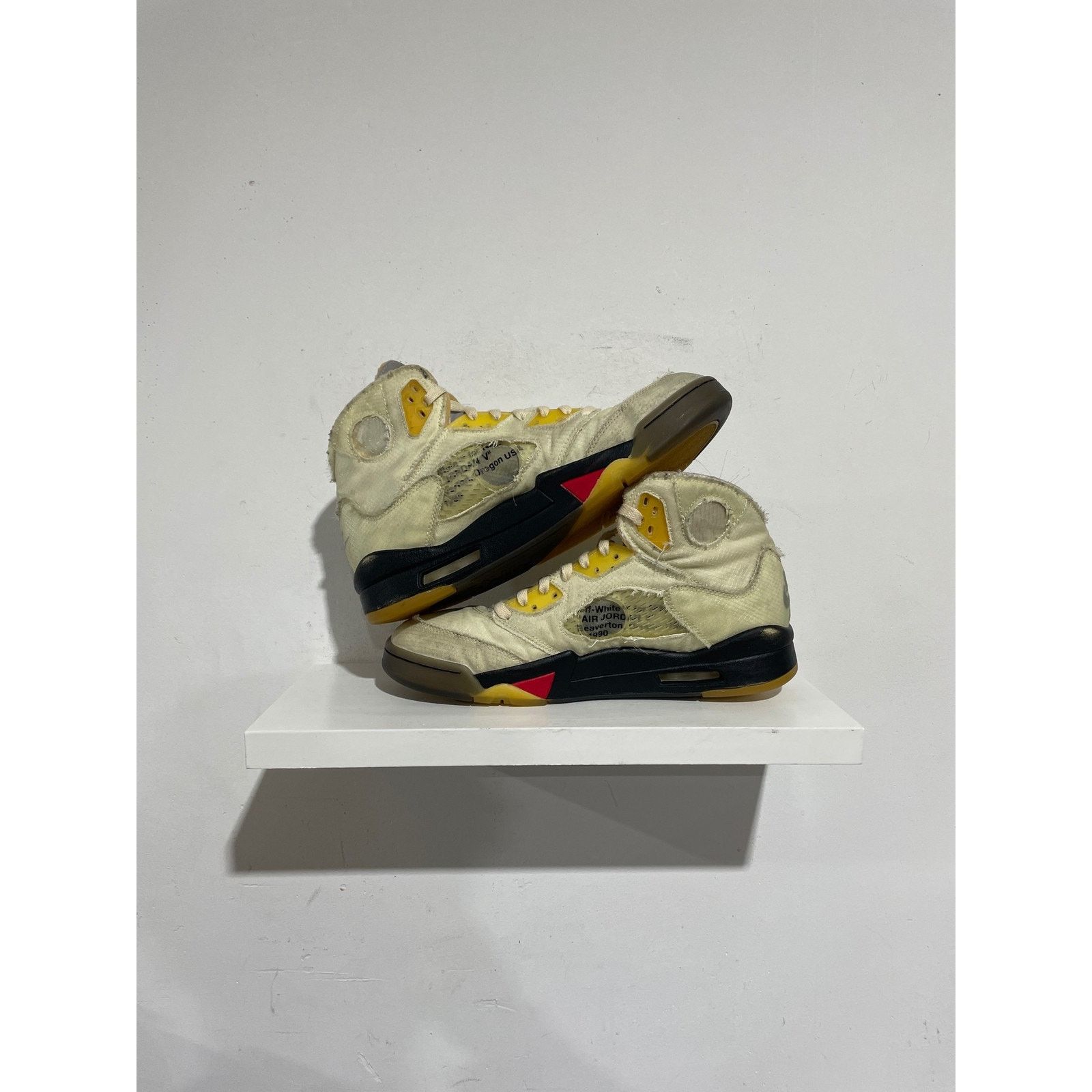 Nike JORDAN 5 RETRO OFF-WHITE SAIL SIZE 11 PREOWNED Size US 11 / EU 44 - 2 Thumbnail