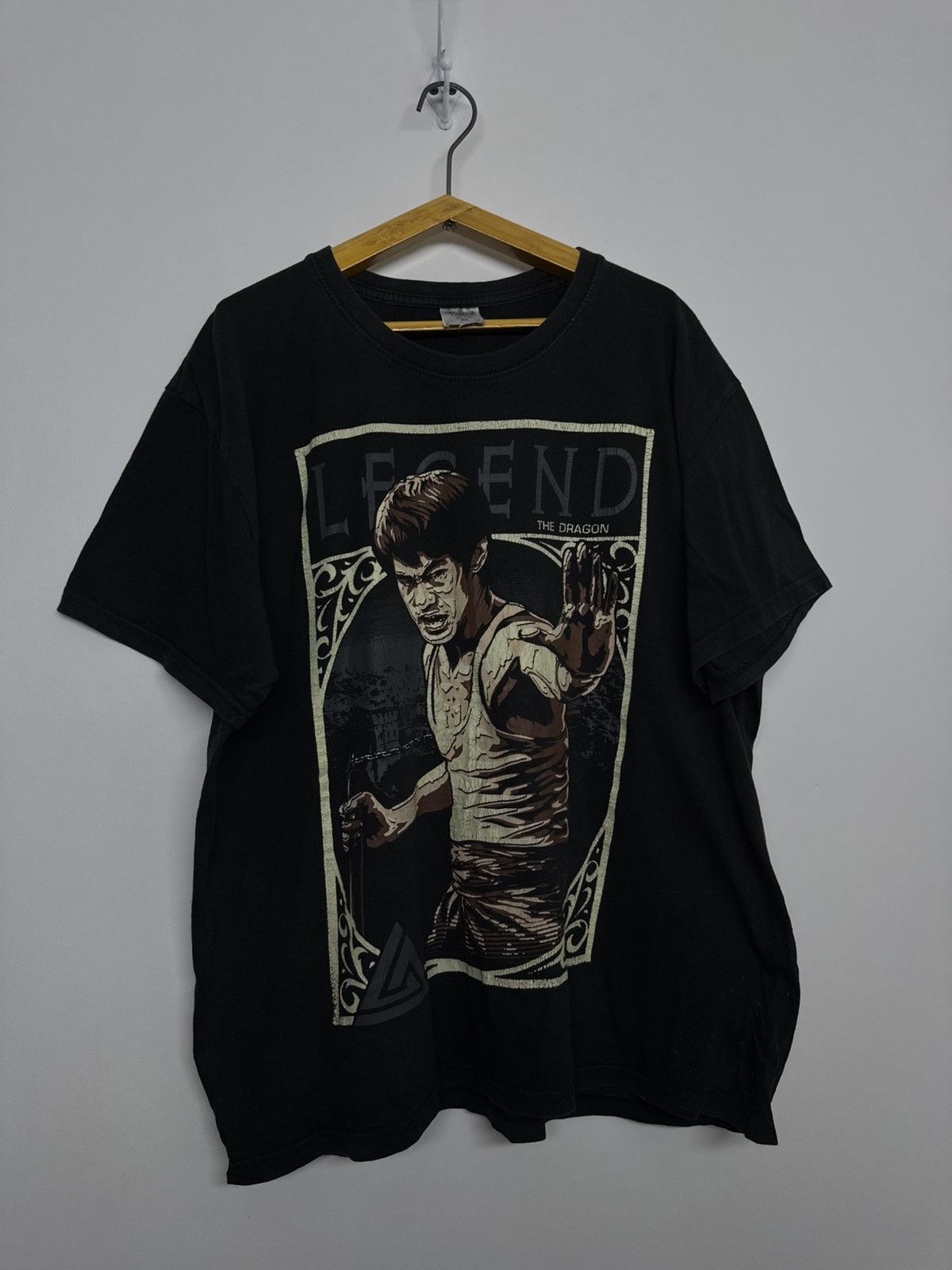 Vintage Vintage Y2k Legend The Dragon T-Shirt 00’s Size US XL / EU 56 / 4 - 1 Thumbnail