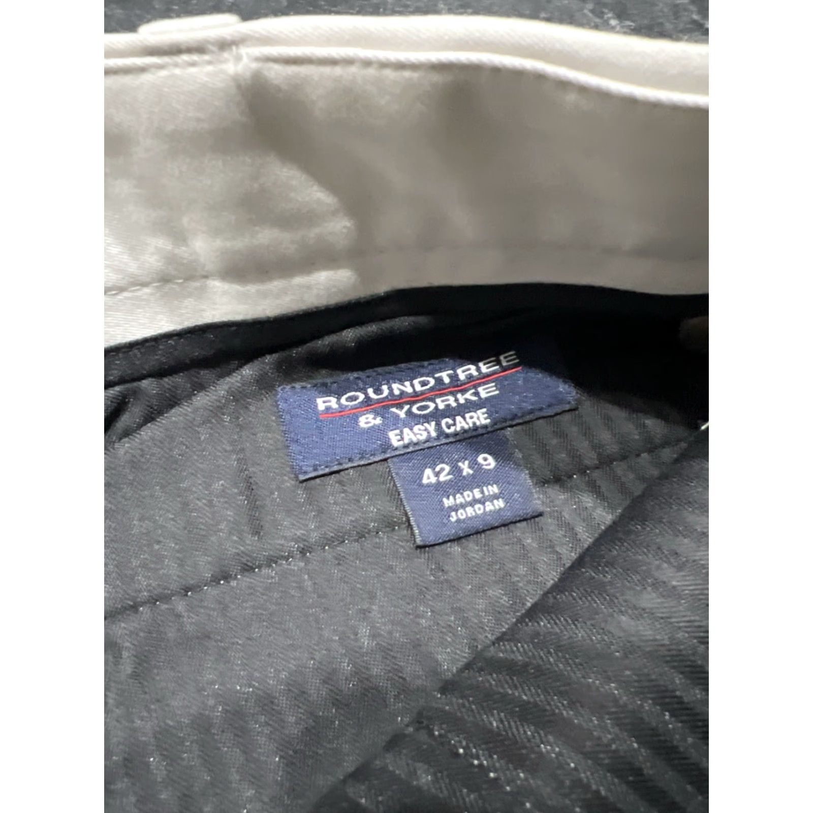 Roundtree & Yorke Roundtree & Yorke Performance Shorts – Classic Fit Pleated – Adult Size 42 – Beige – Expander Waistband – Casual Travel – Mens Size US 42 / EU 58 - 4 Thumbnail