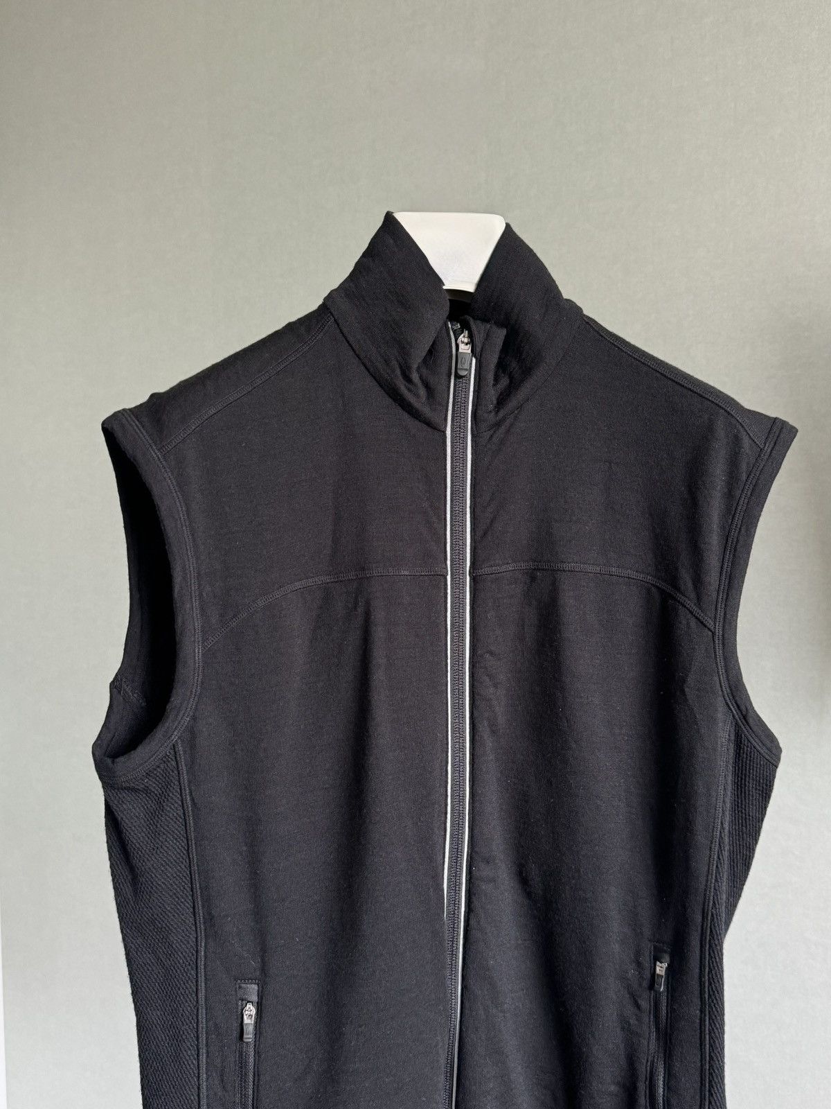 Icebreaker Icebreaker wool vest Size US L / EU 52-54 / 3 - 3 Thumbnail