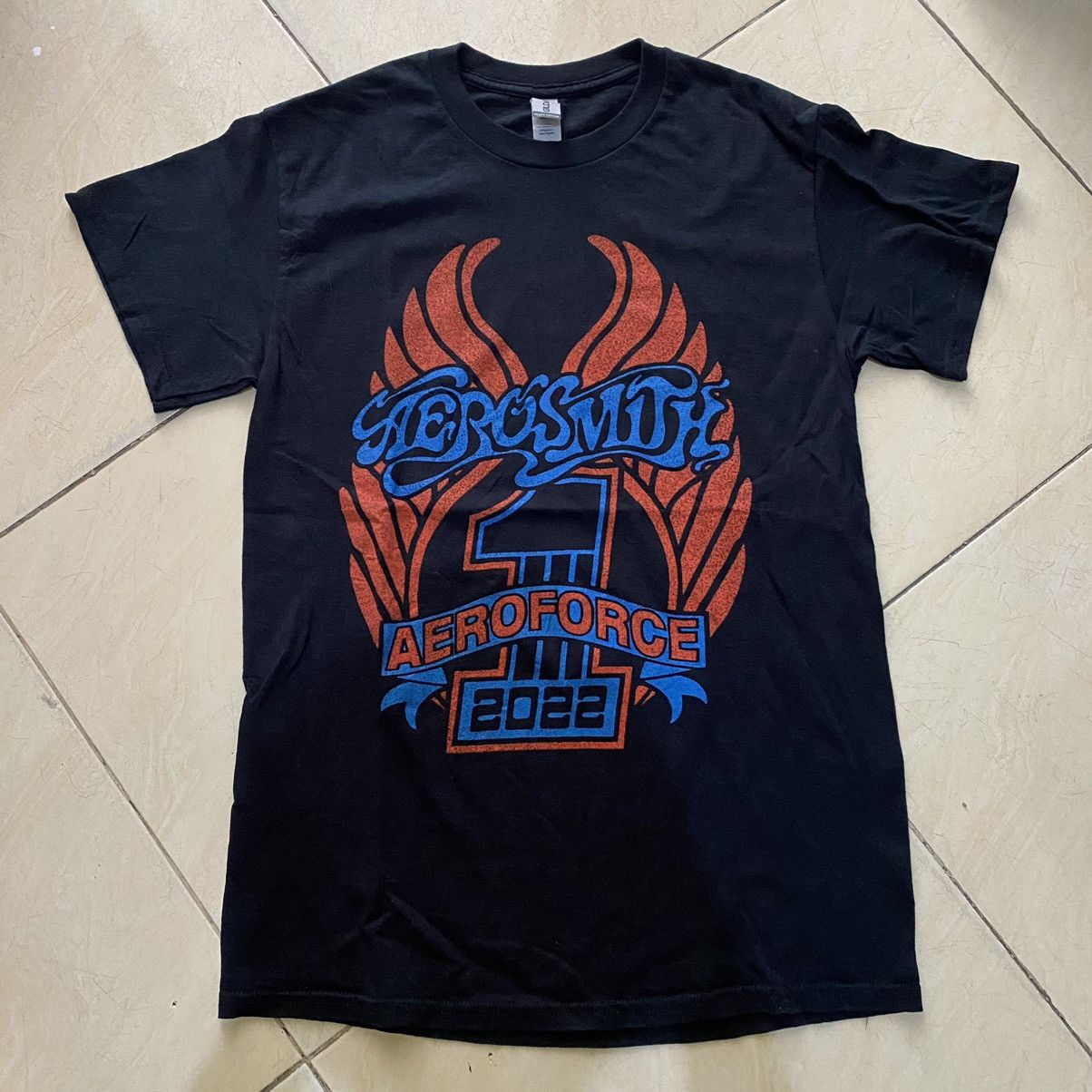 Aerosmith × Gildan Aerosmith Aeroforce one 2022 tour tshirt official Size US S / EU 44-46 / 1 - 1 Thumbnail
