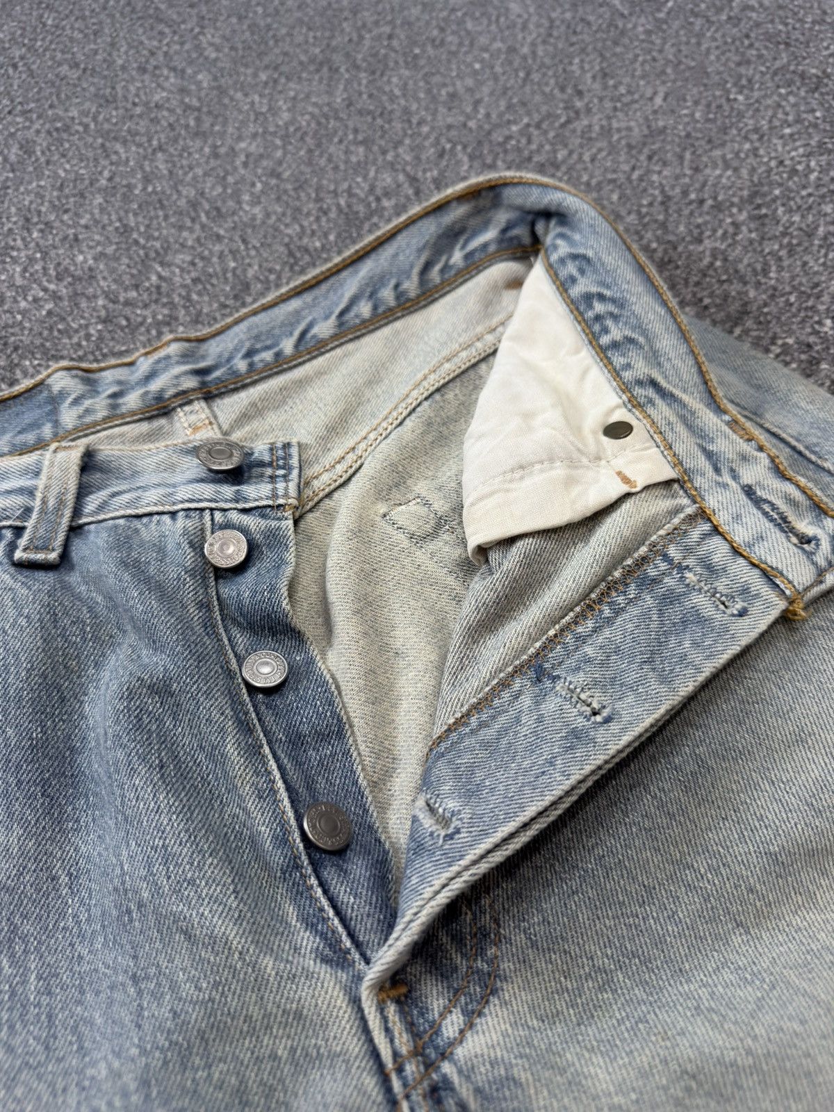 Levi's Vintage Clothing Vintage Levi’s 501 USA 90s Distressed Fade Denim Size US 29 - 13 Thumbnail