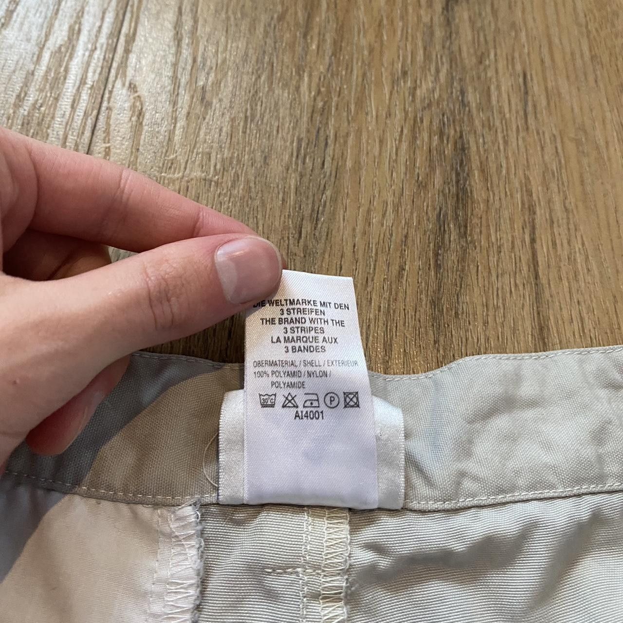 Adidas 90s Adidas Adventure Vintage y2k cream biker shorts Size US L / EU 52-54 / 3 - 5 Thumbnail