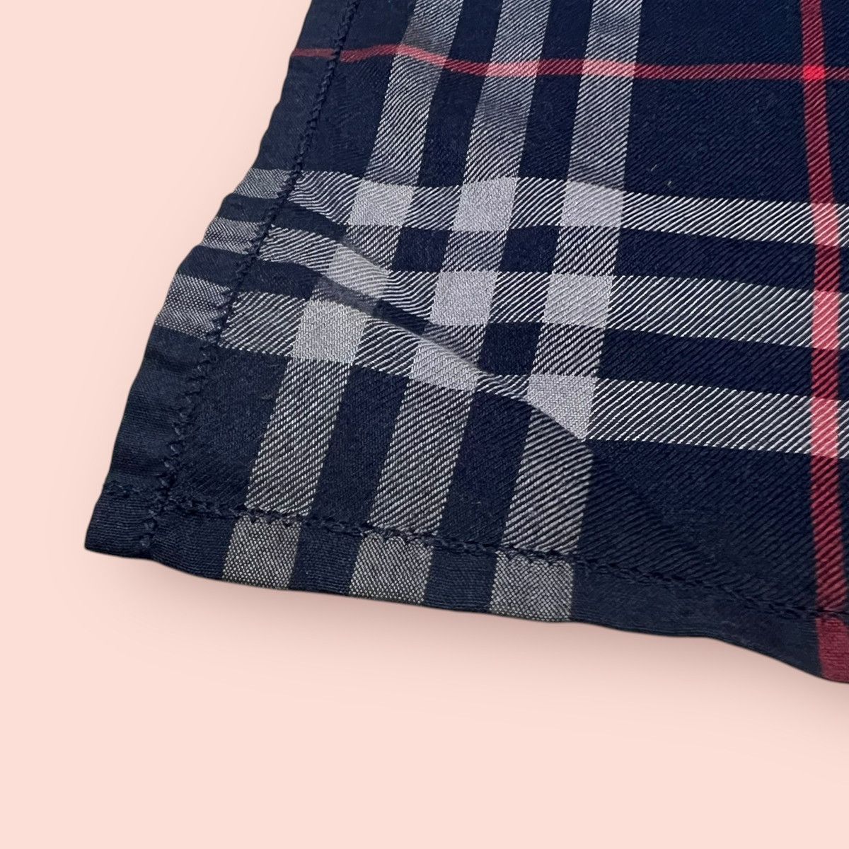 Burberry × Designer ICONIC BURBERRYS BLACK LABEL PLAID NOVA CHECK HANDKERCHIEF Size ONE SIZE - 12 Thumbnail