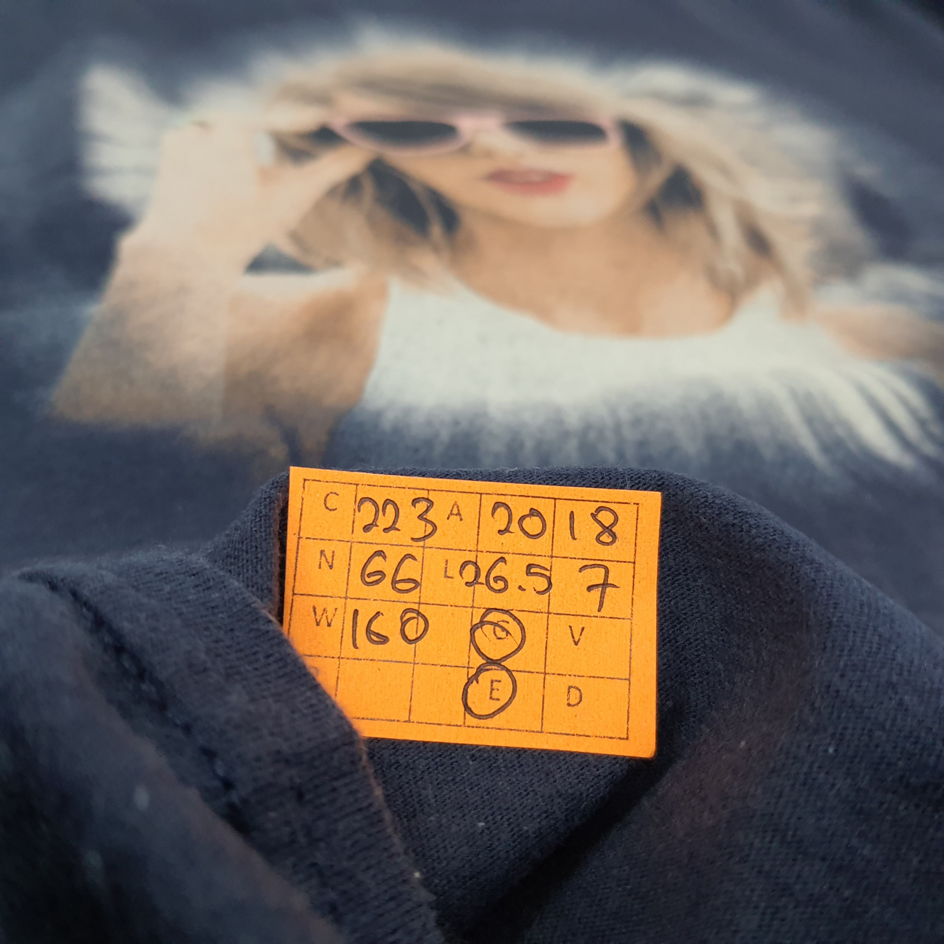 Band Tees Vintage Taylor Swift The 1989 World Tour Tshirt C223N66 Size US M / EU 48-50 / 2 - 8 Thumbnail