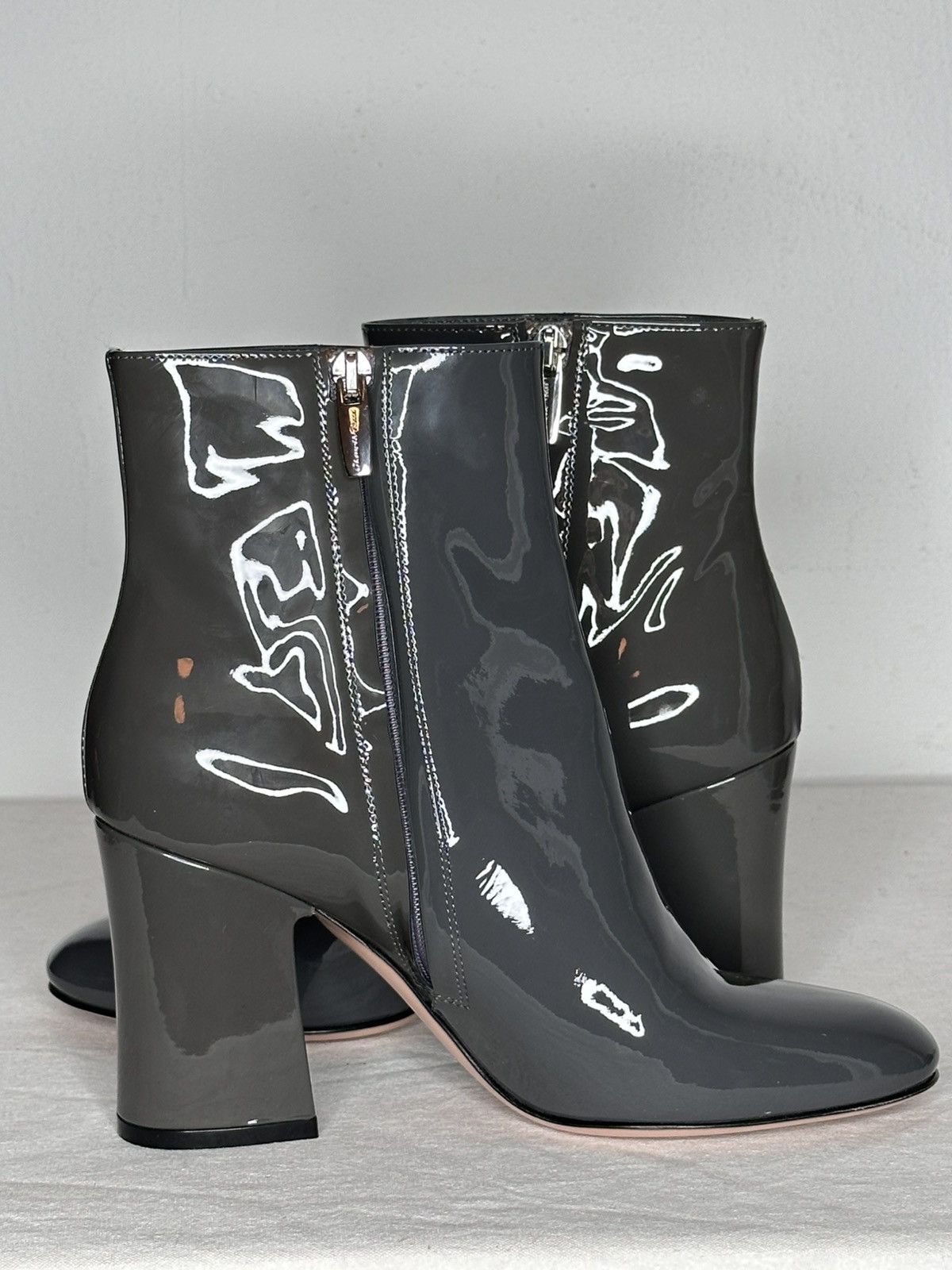 Gianvito Rossi bottines à talons Gianvito Rossi en cuir vernis gris 37 Size US 6 / IT 36 - 6 Thumbnail