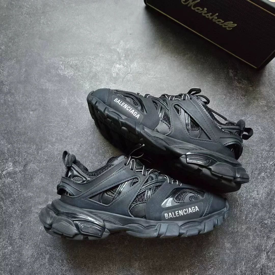 Balenciaga Balenciaga Black Lowtop Sneakers 37 Women Size US 6.5 / IT 36.5 - 1 Thumbnail