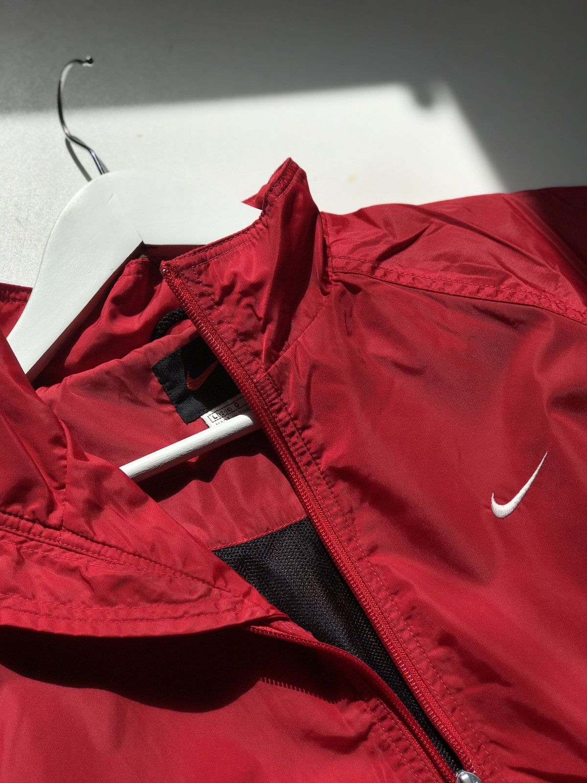 Nike VINTAGE NIKE NYLON JACKET WINDBREAKER Y2K DRILL HOT RED Size US S / EU 44-46 / 1 - 7 Thumbnail