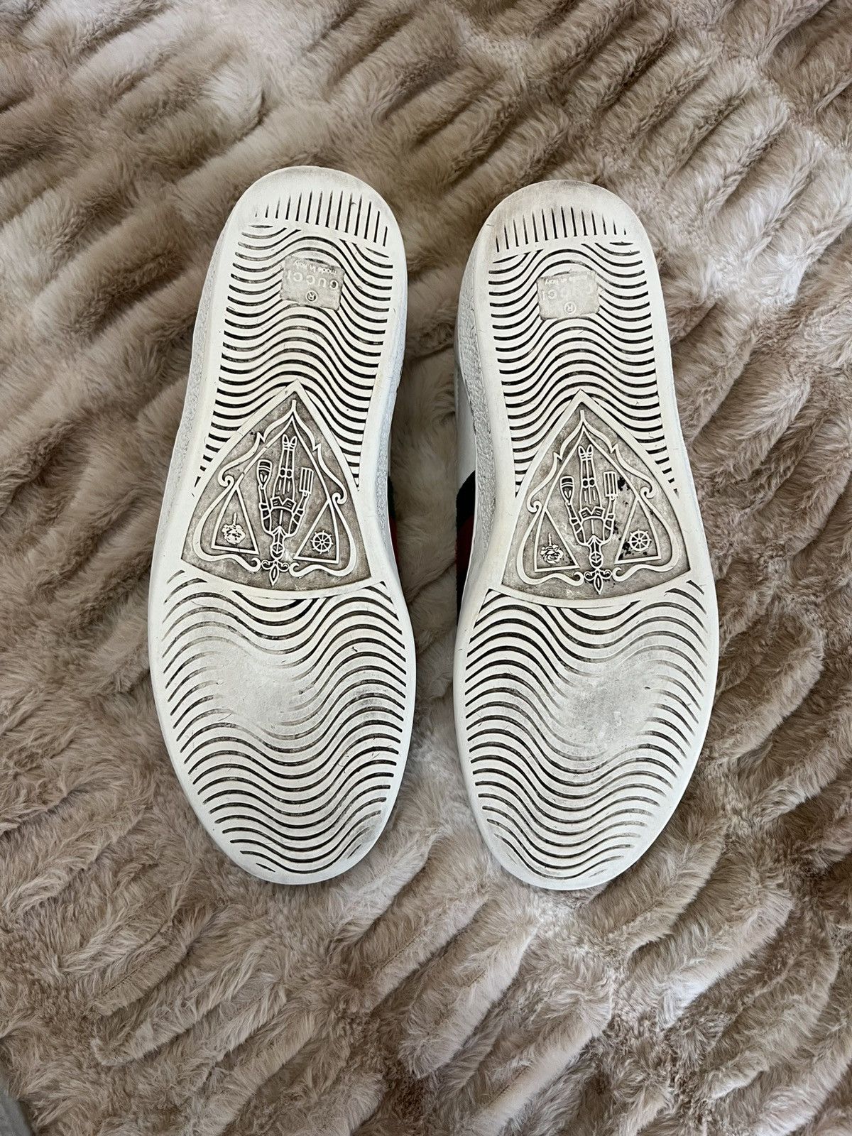 Gucci Men's Ace sneaker with bee size 7.5 US 8 Size US 9 / EU 42 - 10 Thumbnail