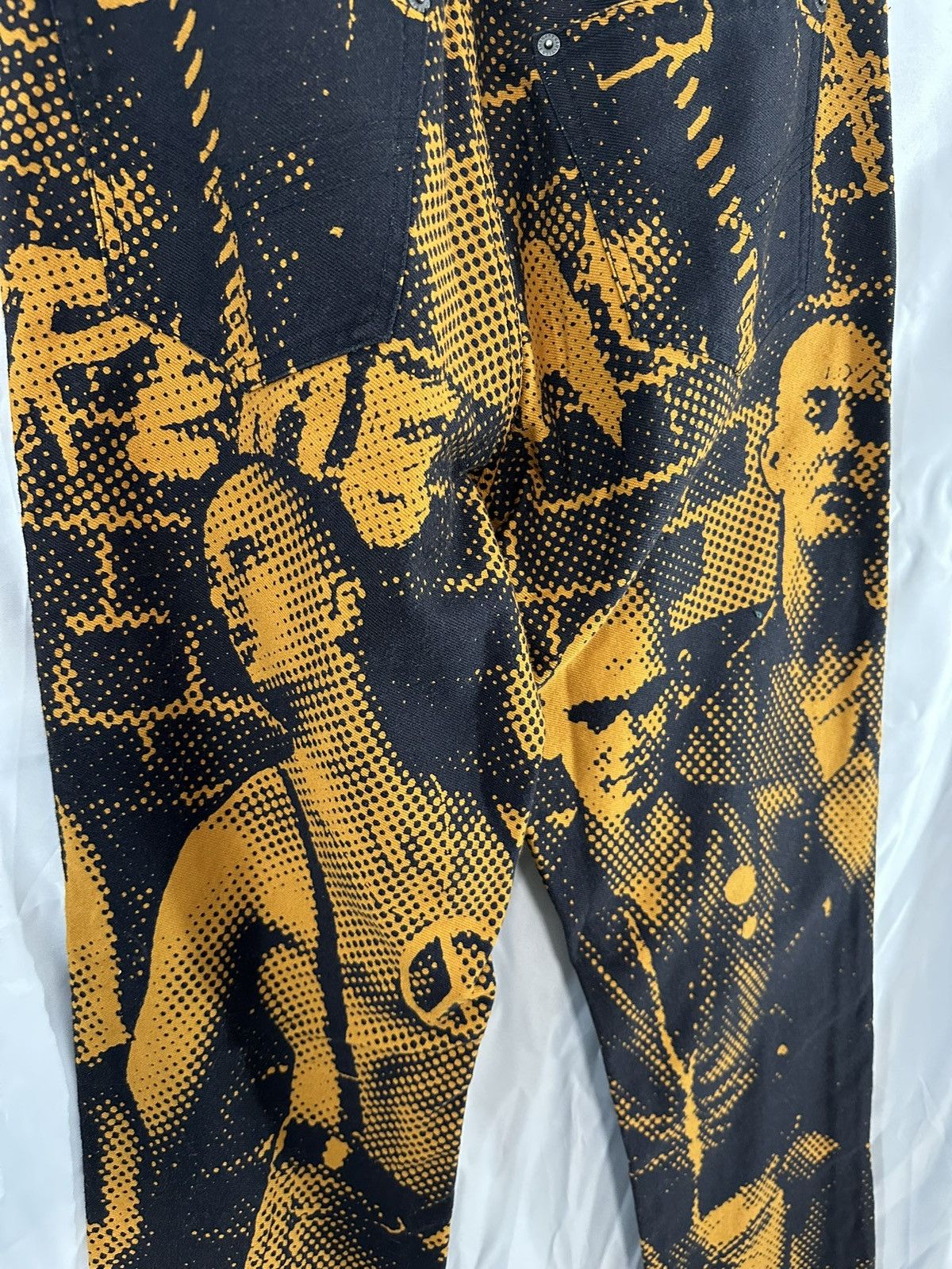 Jean Paul Gaultier × Supreme Supreme x Jean Paul Gaultier Racism Size US 30 / EU 46 - 11 Thumbnail