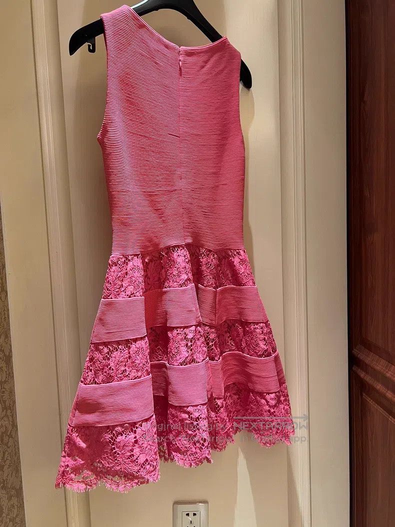 Valentino Valentino Heavy work dress Size M / US 6-8 / IT 42-44 - 4 Thumbnail