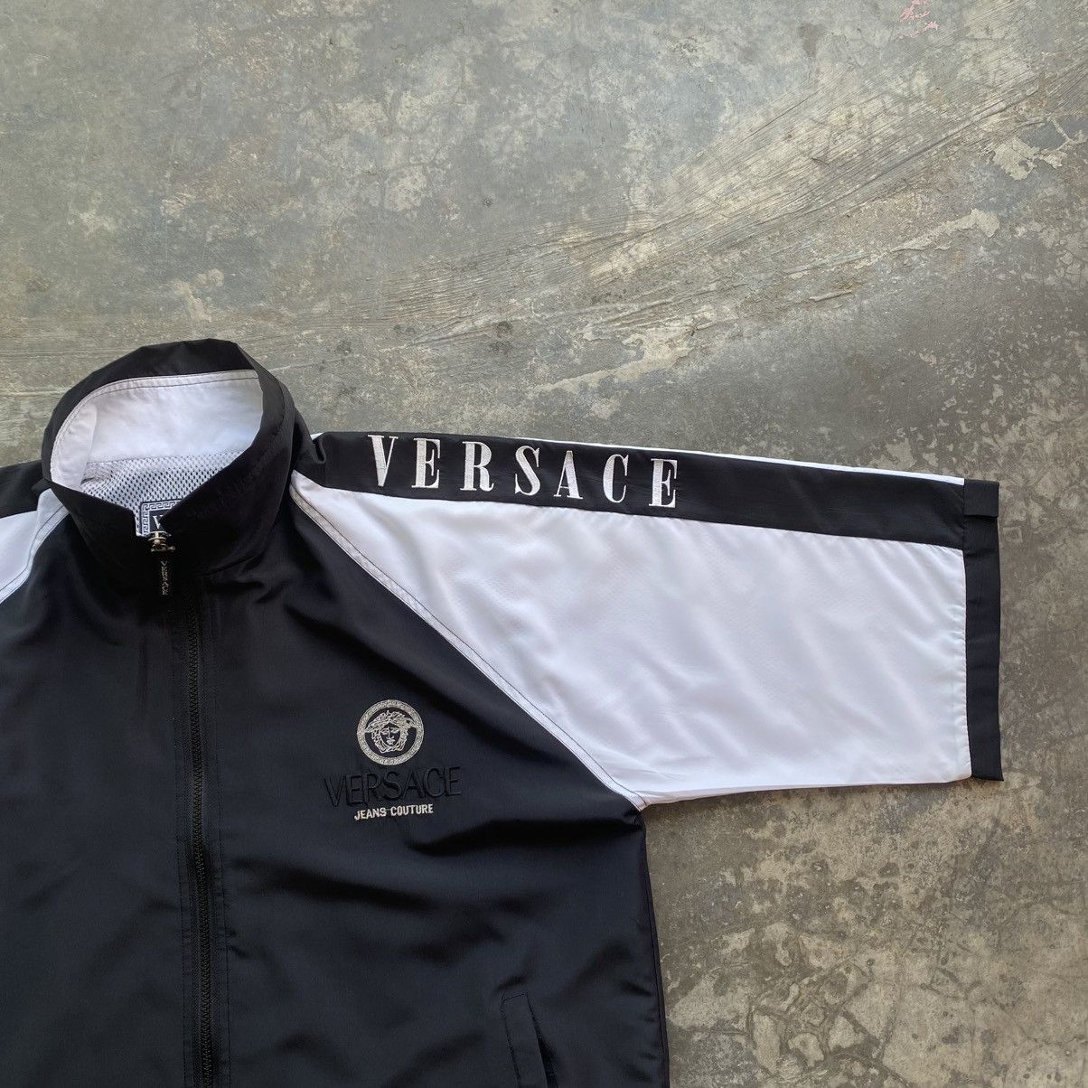 Versace Jeans Couture 1990s VERSACE Boxy Oversize Sweater MIKE TYSON ERA Size US XL / EU 56 / 4 - 3 Thumbnail