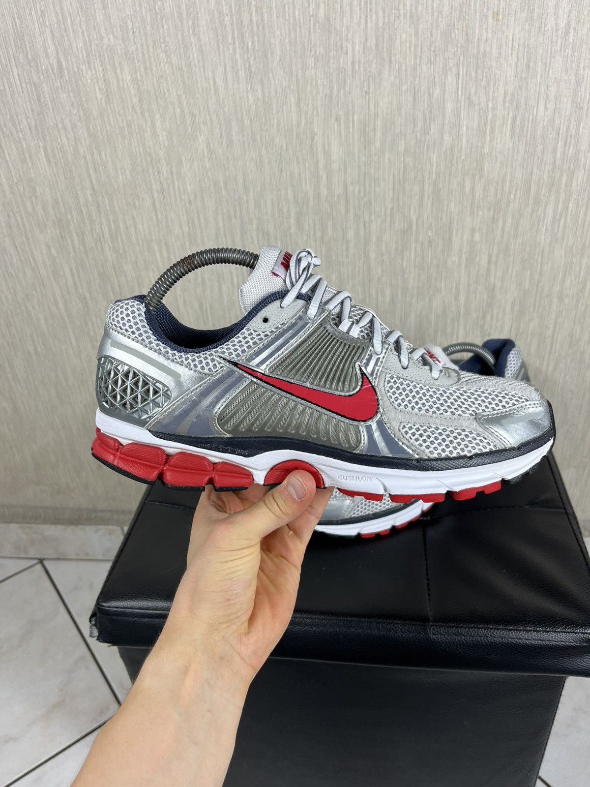 Nike Vintage Nike Vomero 5 mesh y2k silver retro sneakers shoes Size US 8 / EU 41 - 3 Thumbnail