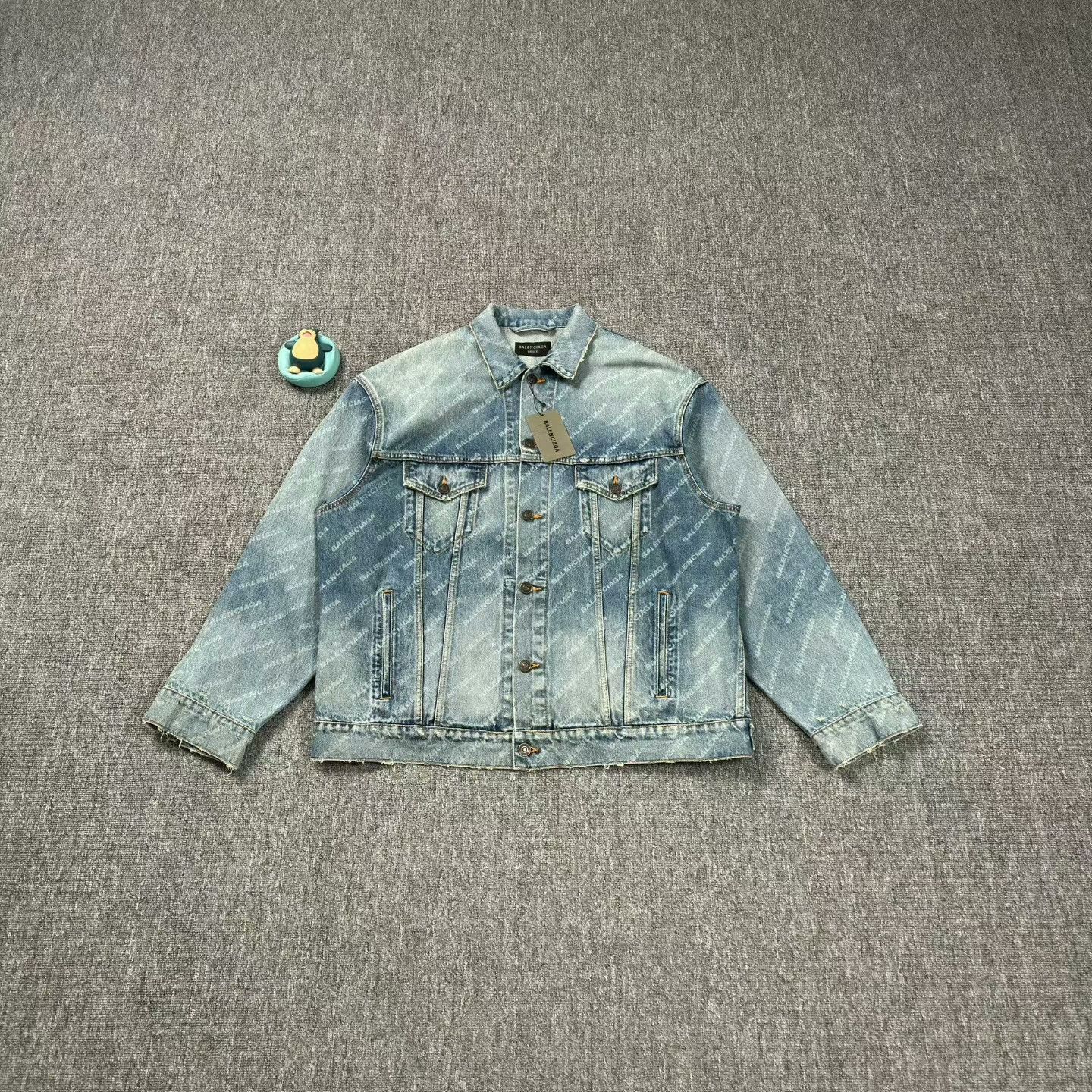 Balenciaga balenciaga blue distressed denim jacket xs Size US XS / EU 42 / 0 - 1 Thumbnail