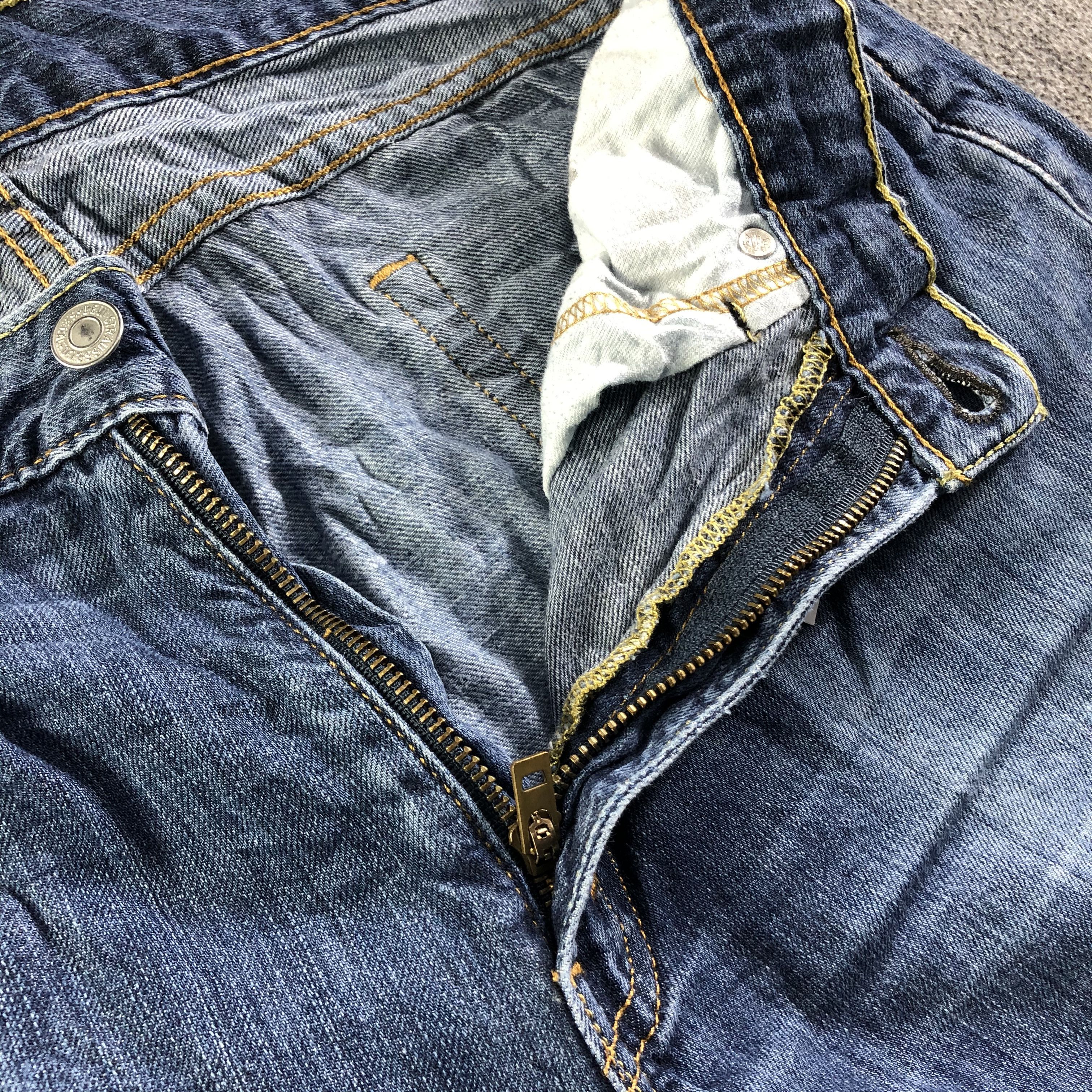 Levi's Vintage Blue Wash Levis 514 Jeans-J4095 Size US 33 - 8 Thumbnail