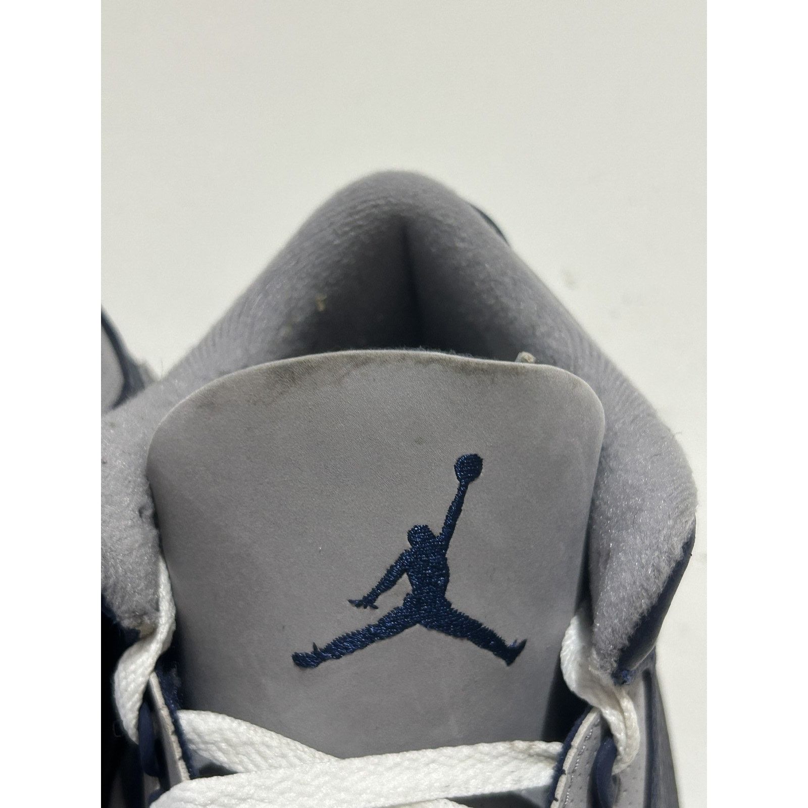 Jordan Brand JORDAN 3 RETRO GEORGETOWN SIZE 11 PREOWNED Size US 11 / EU 44 - 11 Thumbnail