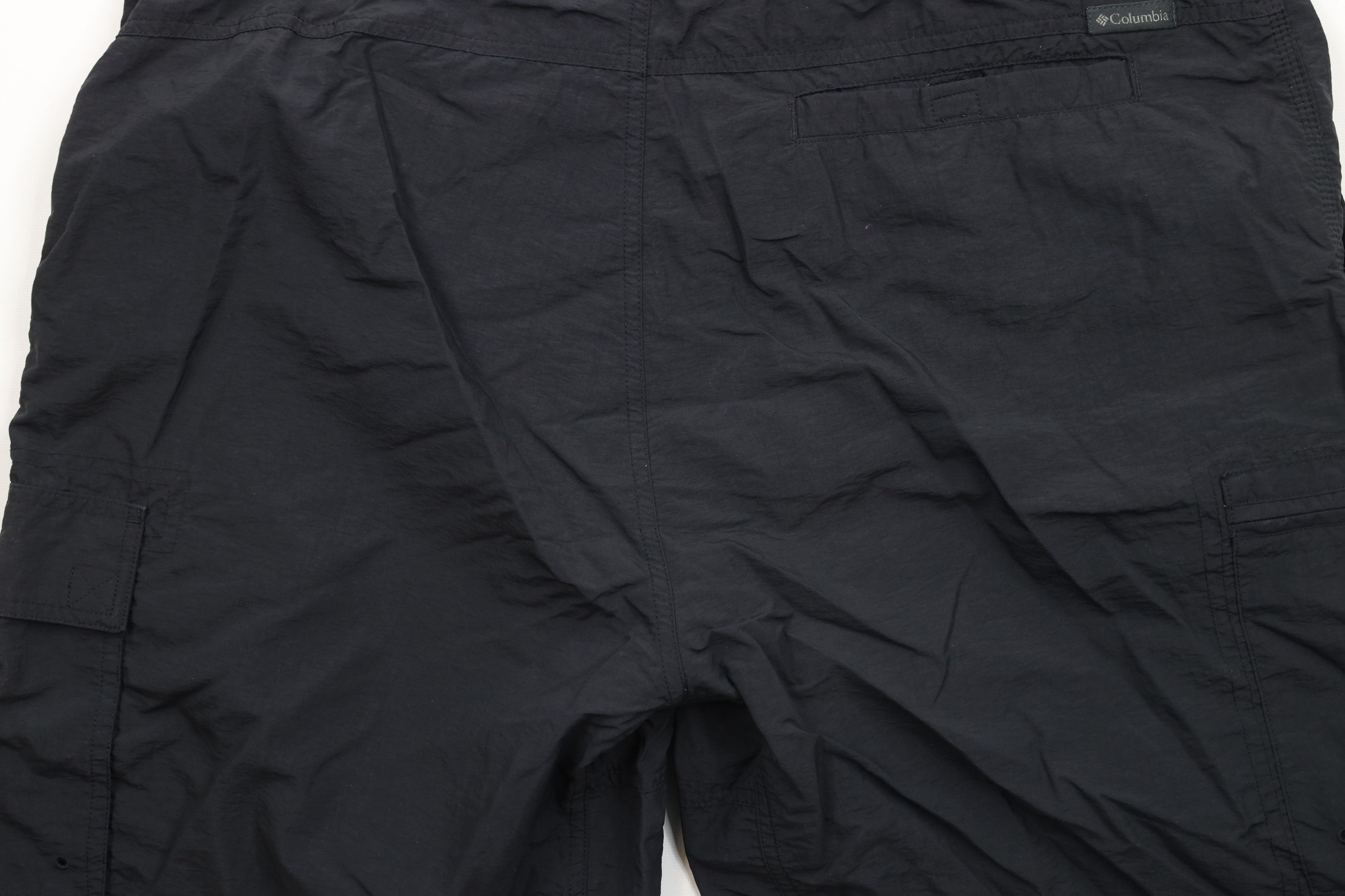Columbia × Vintage Vintage Columbia Lined Above Knee Cargo Shorts Baggies Black Size US 36 / EU 52 - 12 Thumbnail
