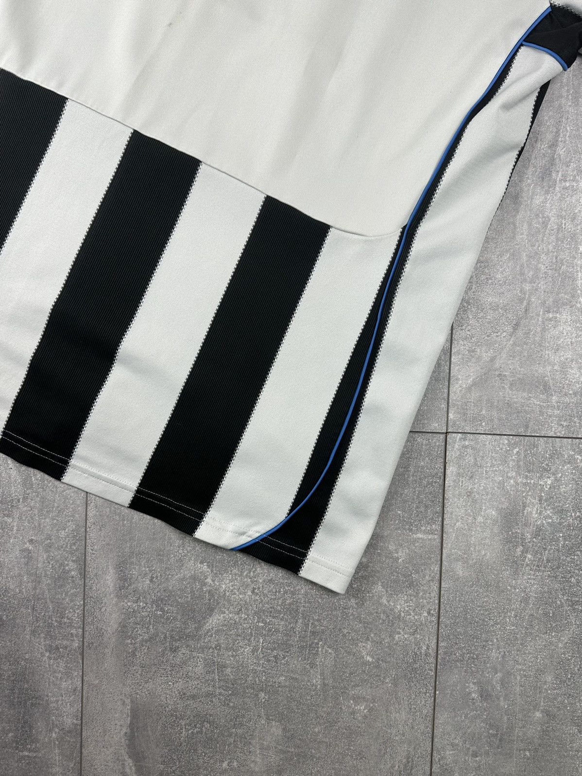 Adidas Adidas New Castle United 2009/10 Home Soccer Football Jersey Size US M / EU 48-50 / 2 - 19 Thumbnail