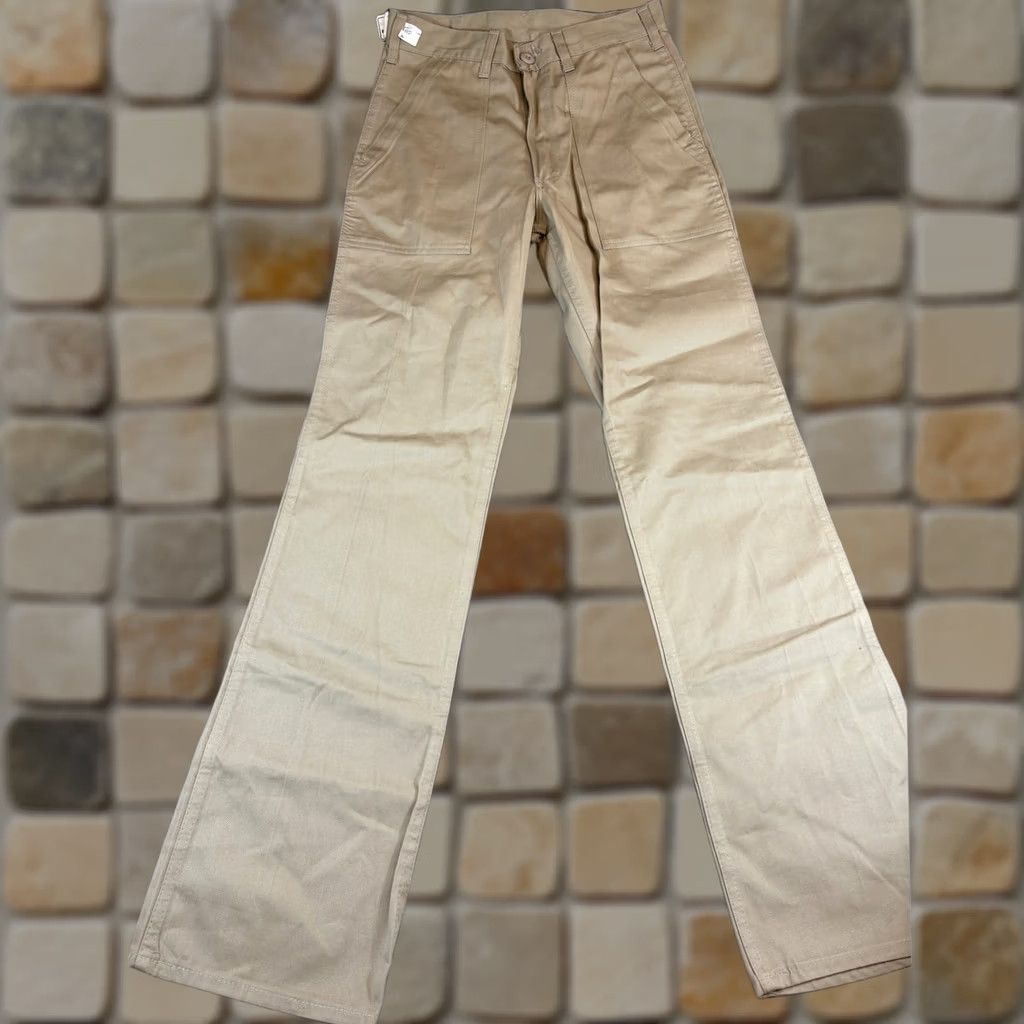 Vintage VINTAGE OshKosh B’gosh Khaki Pants Mens 31x34 Tan Khakis Straight Workwear NWT Men's Pants Tan, 90s Retro, Casual, Travel, 31x34 Mens Size US 31 - 1 Thumbnail