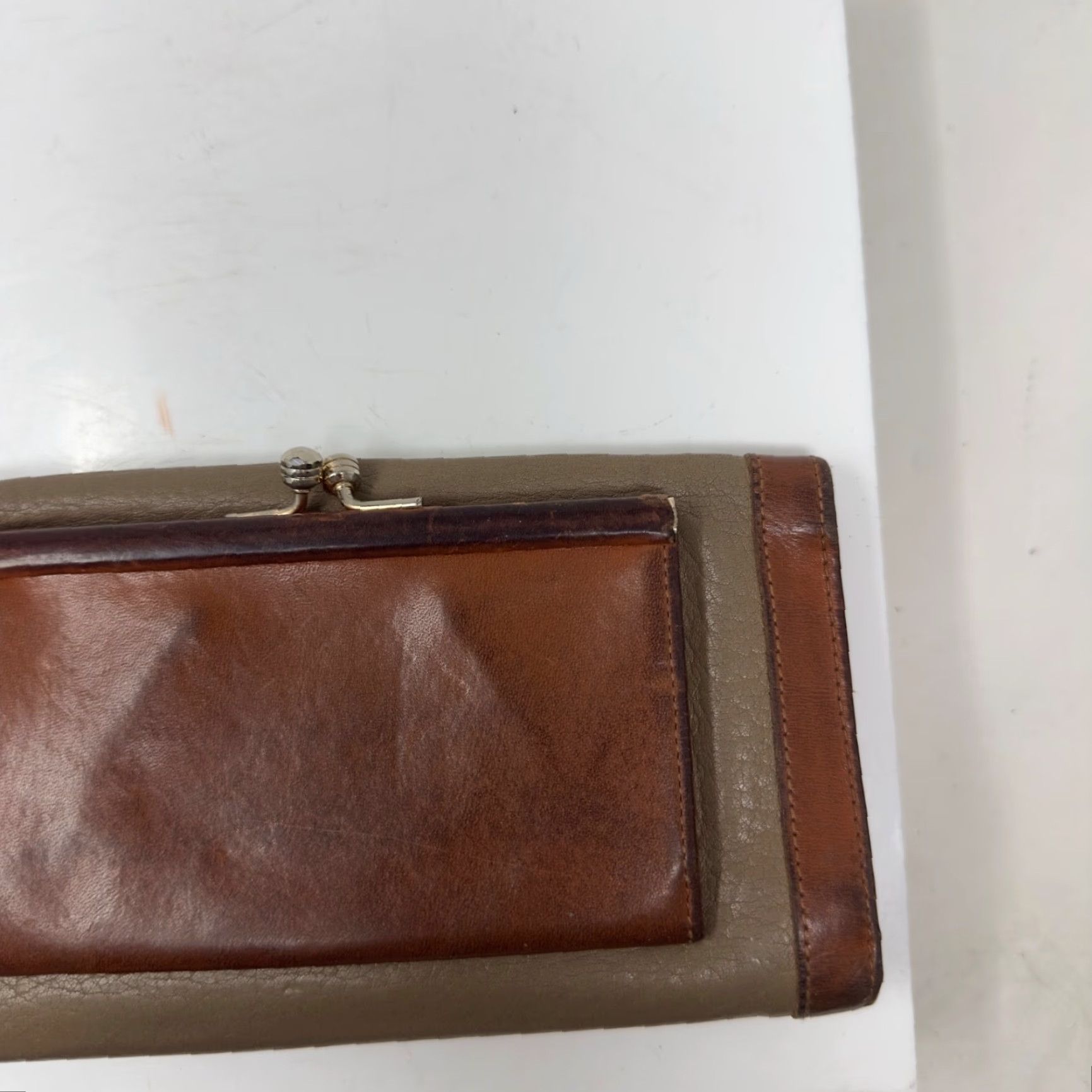 Dooney & Bourke VINTAGE Dooney & Bourke Wallet Shirt? Size ONE SIZE - 5 Thumbnail