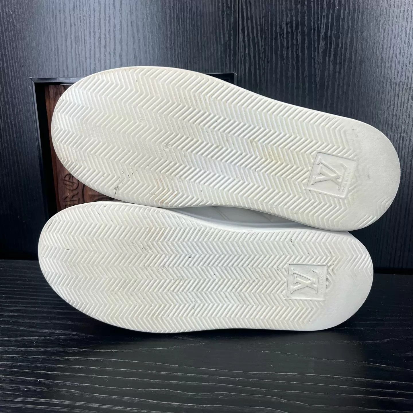Louis Vuitton LV Beverly Hills Empreinte White Leather 5/39 Size US 8.5 / IT 38.5 - 6 Thumbnail