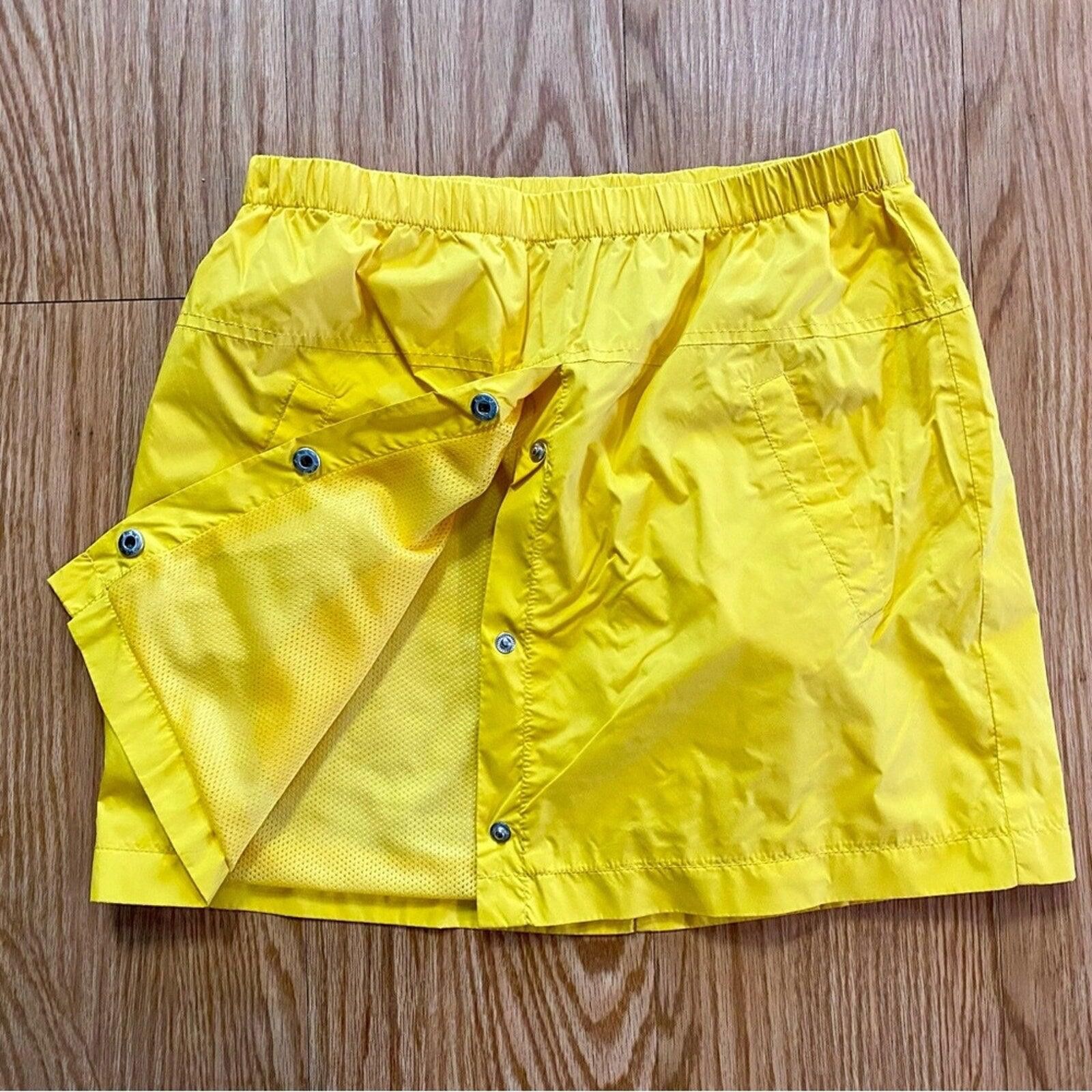 Forever 21 Forever 21 Yellow Raincoat Mini Skirt Y2K Womens Medium Size 32" / US 10 / IT 46 - 2 Thumbnail