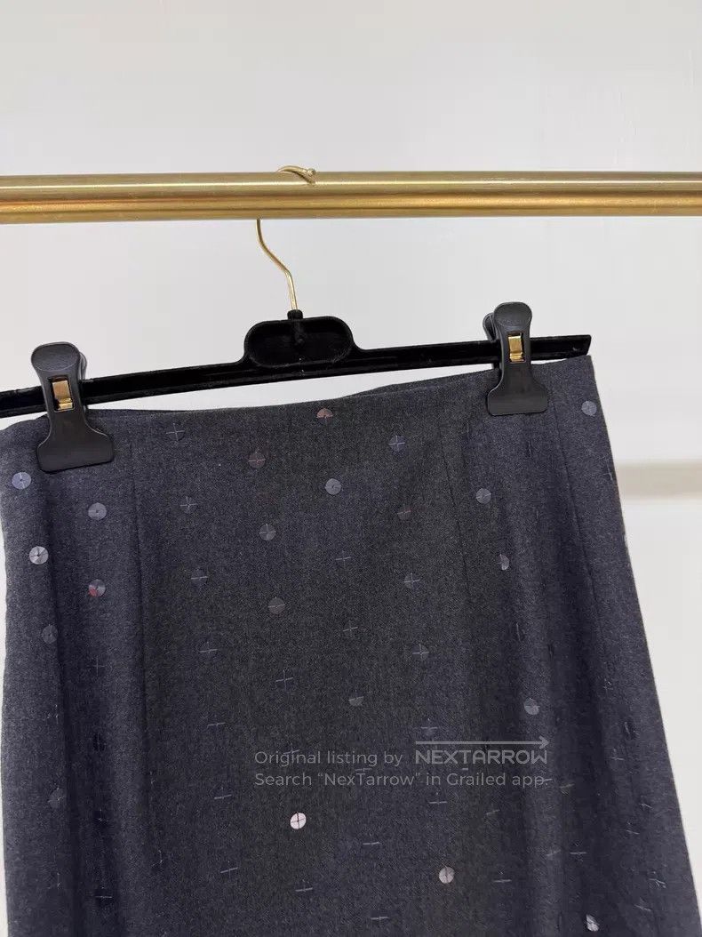 Brunello Cucinelli Brunello Cucinelli Black Sequined Midi Skirt Size 27" / US 4 / IT 40 - 3 Thumbnail