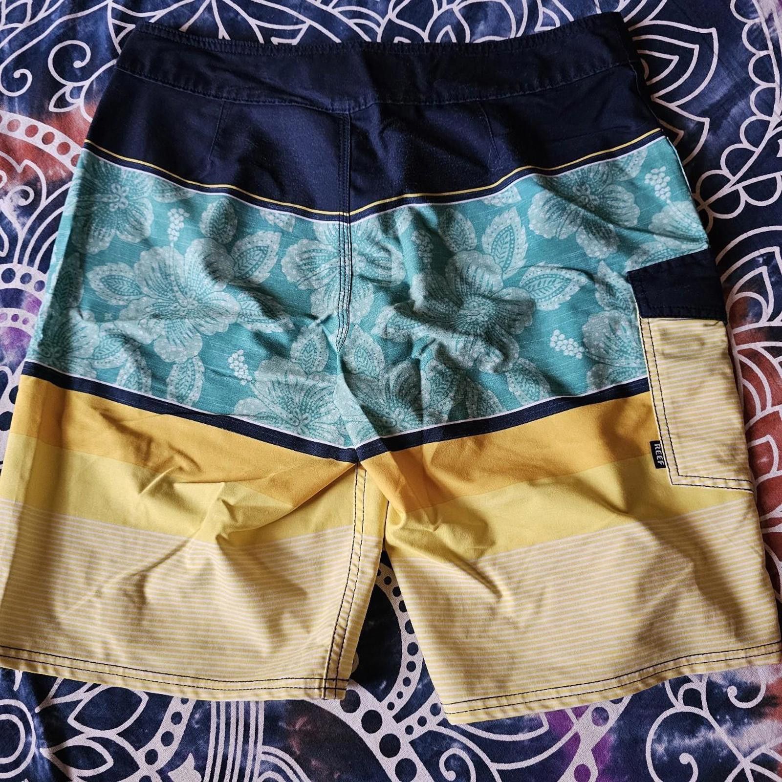 Designer Reef Board Shorts Men's Multicolored Swim Trunks Size US 32 / EU 48 - 5 Thumbnail
