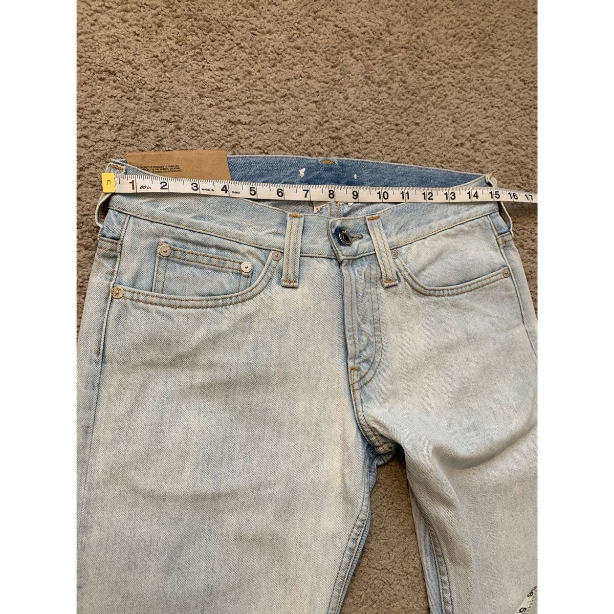 Helmut Lang HELMUT LANG LO DRAINPIPE LIGHT WASH JEANS Size US 29 - 5 Thumbnail