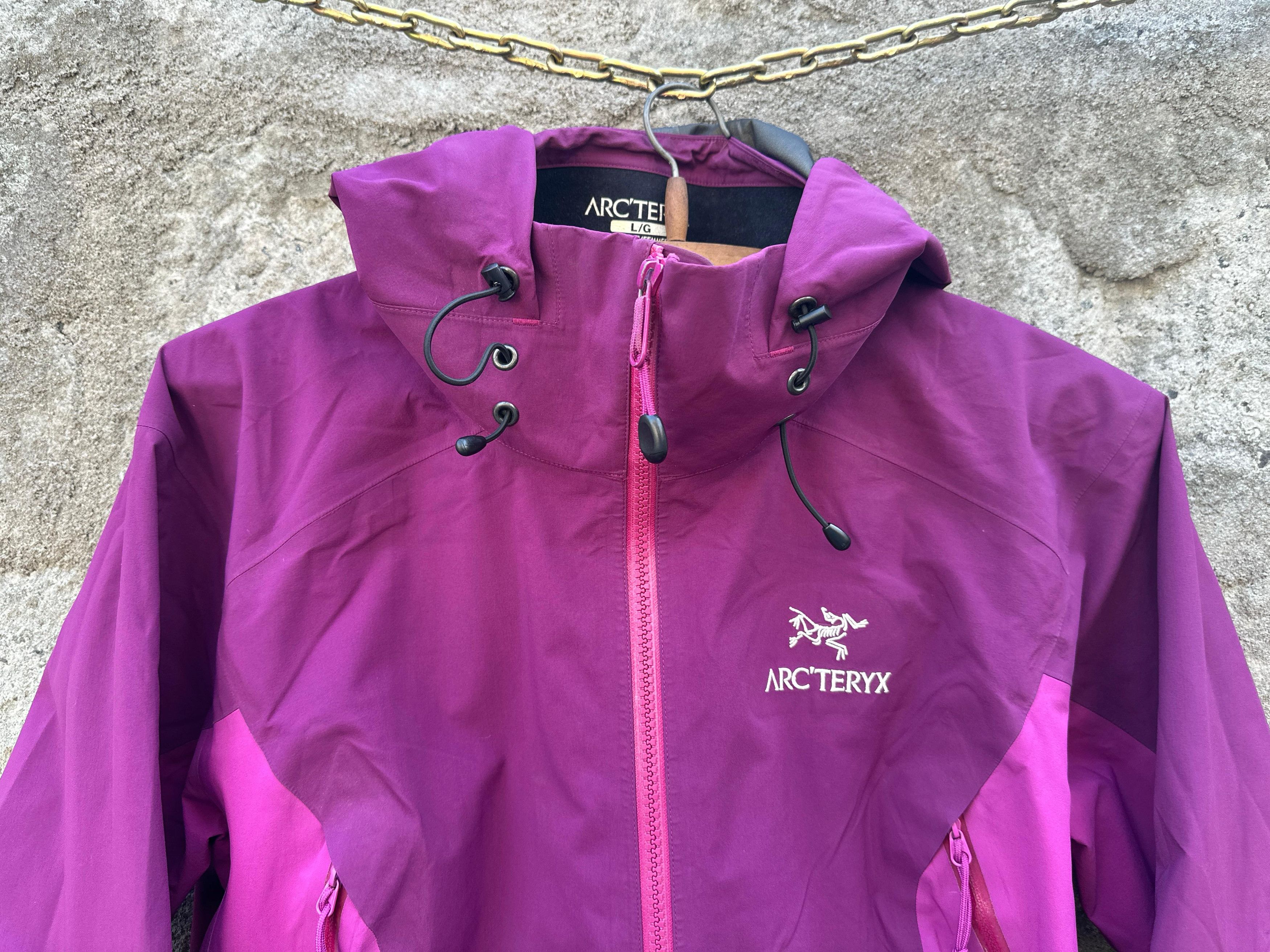 Arc'teryx Arc'teryx Women's GORE-TEX Hard Shell Jacket (Beta AR) Size US L / EU 52-54 / 3 - 3 Thumbnail