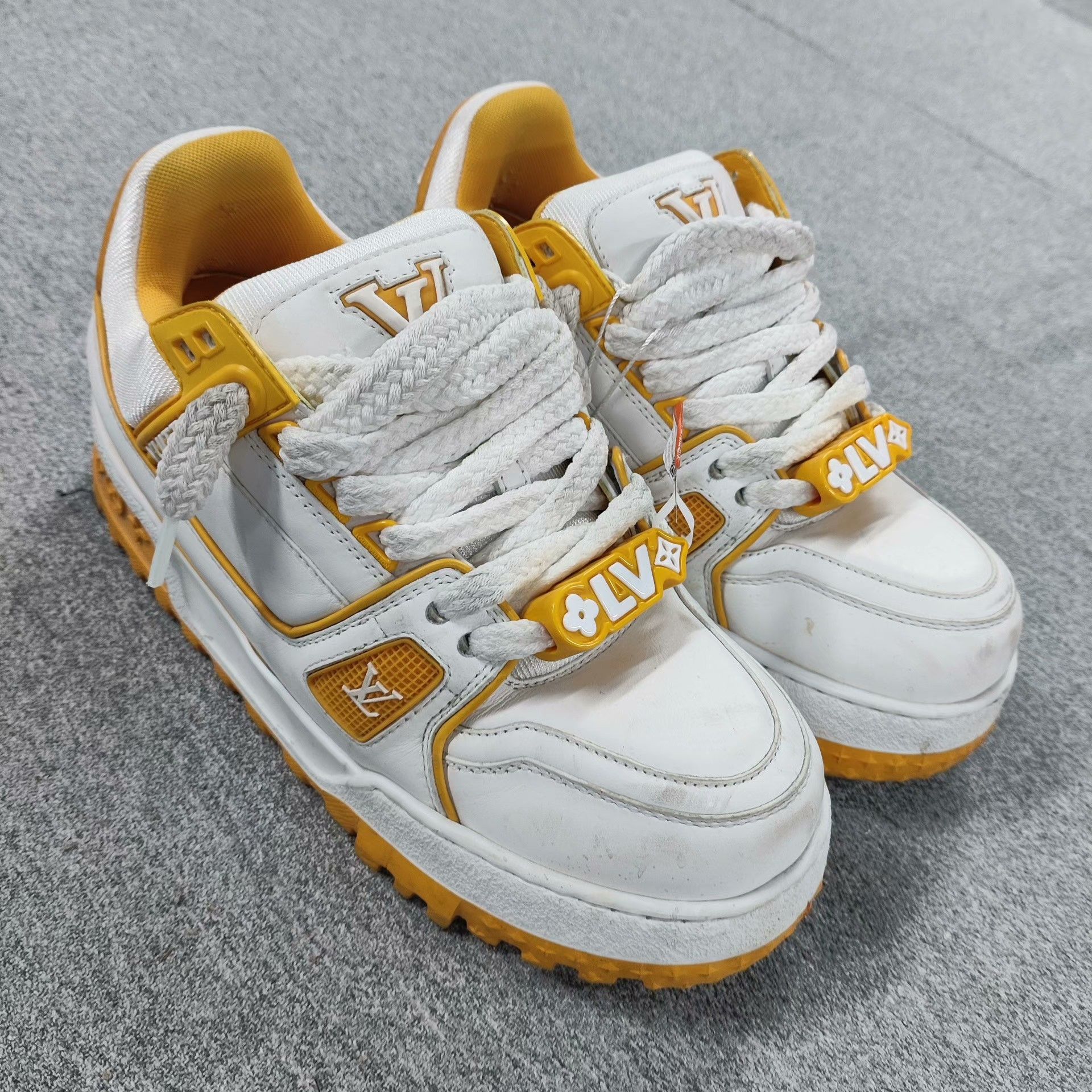 Louis Vuitton Louis Vuitton Yellow Lowtop Sneakers 37 Women Size US 6.5 / IT 36.5 - 1 Thumbnail
