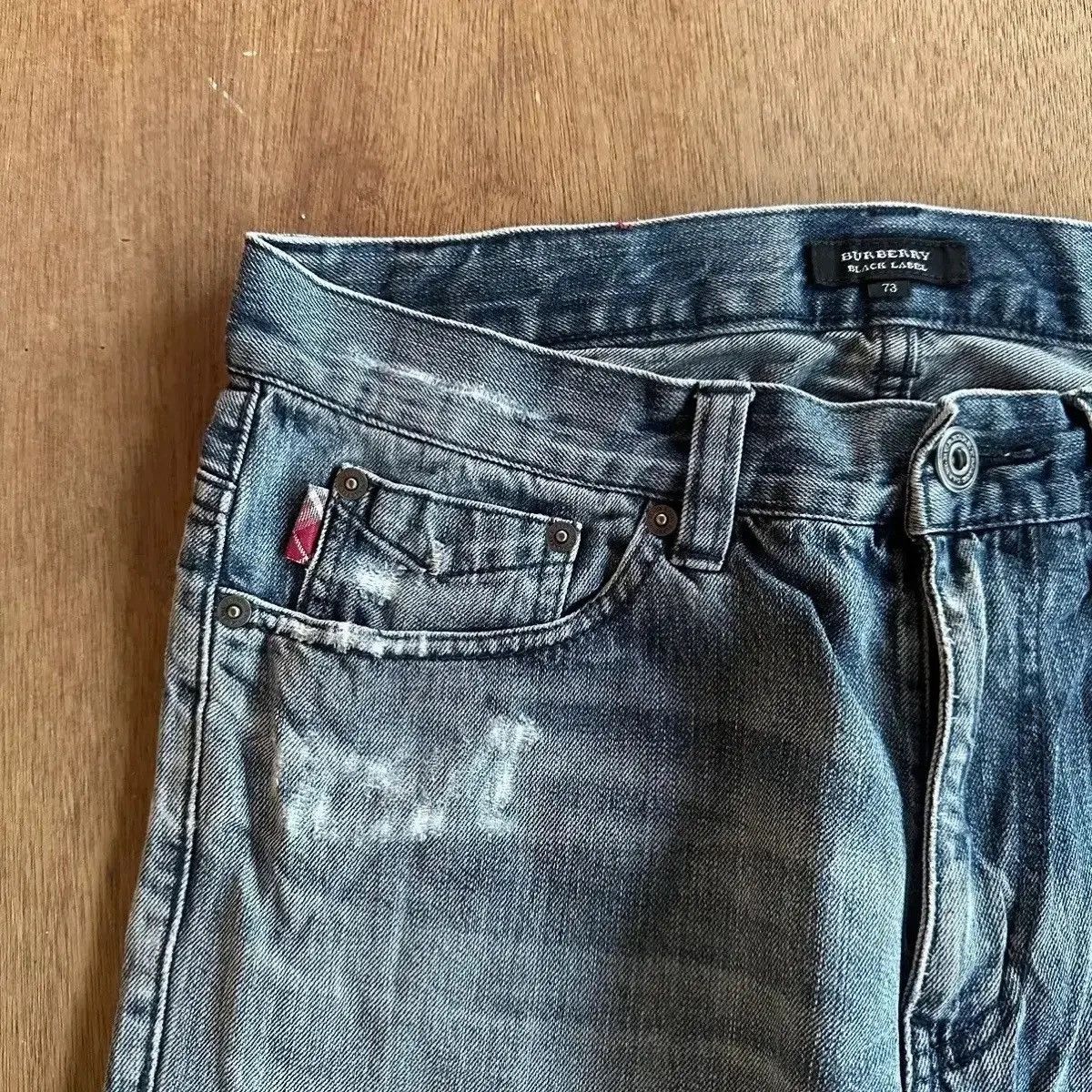 Black Label BURBERRY BLACK LABEL JEANS DISTRESSED DENIM RIPPED PANTS W31 Size US 31 - 4 Thumbnail
