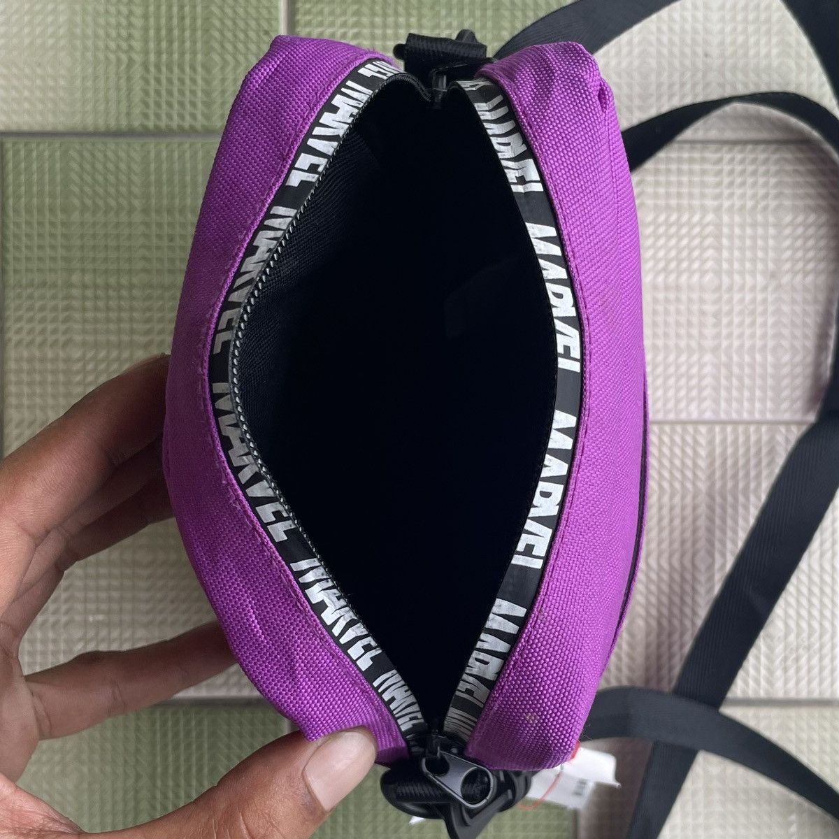 Cartoon Network × Marvel Comics Marvel X Cordura Fabric With Netting Front Pocket Crossbody Size ONE SIZE - 7 Thumbnail