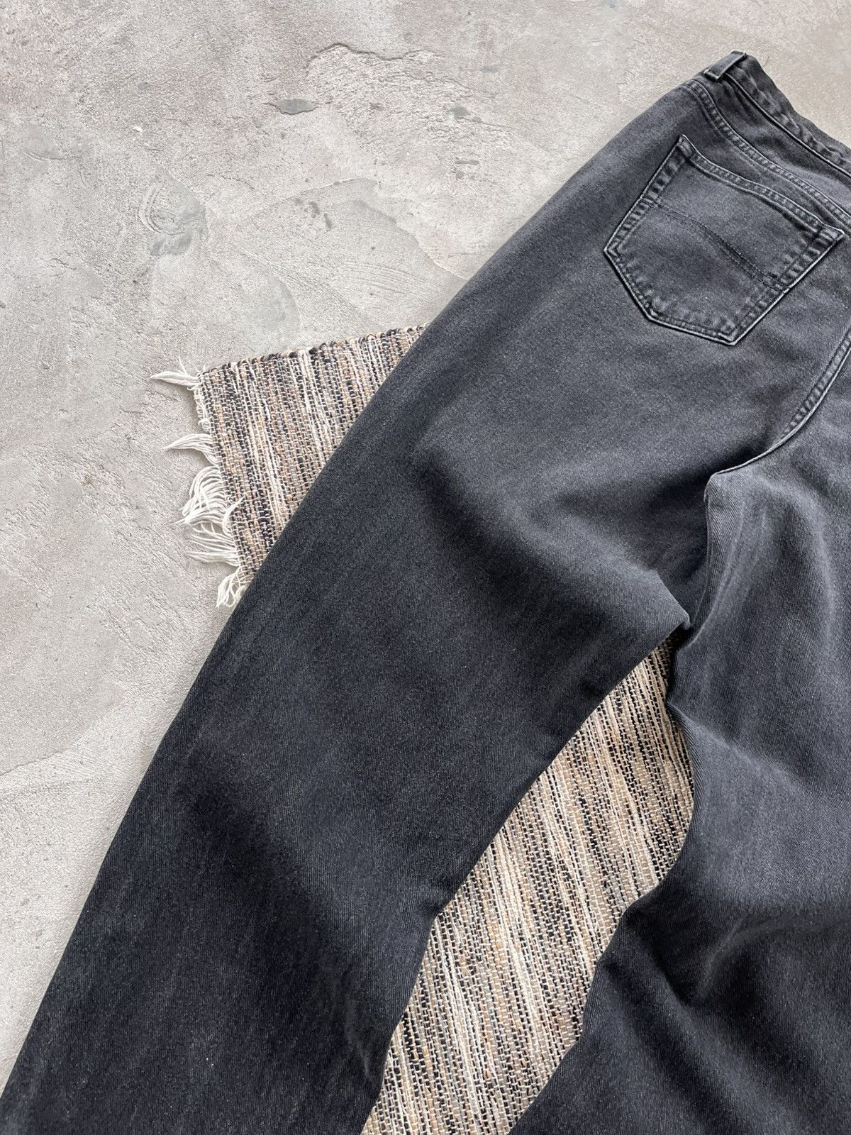 Tommy Hilfiger Vintage Tommy Hilfiger Black Grey Straight Denim Jeans Y2K Size US 34 / EU 50 - 11 Thumbnail